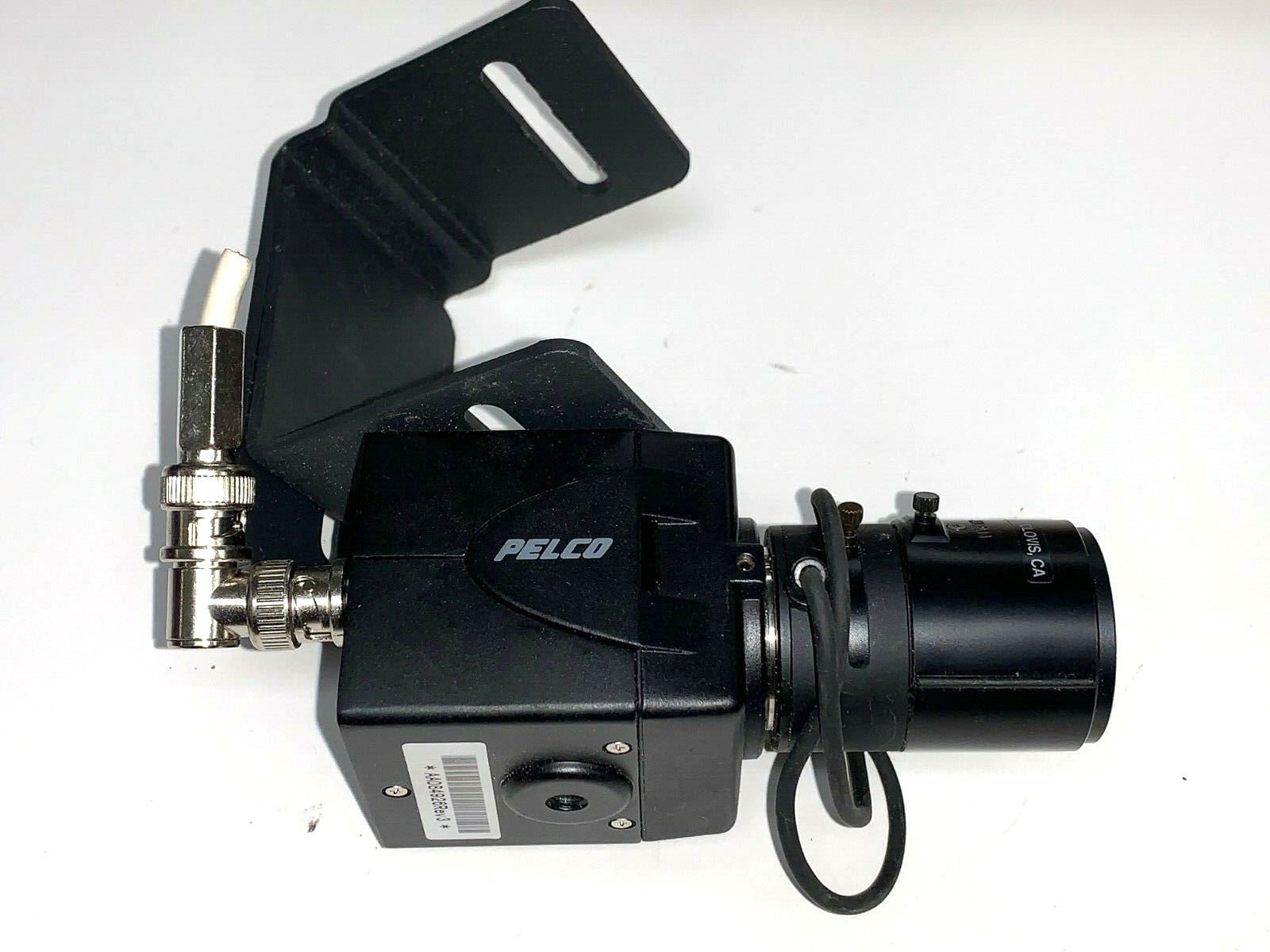 PELCO SECURITY CAMERA W/ BRACKET C10CH-6 24 VOLT 270 MA 3- 8MM LENS F1.4