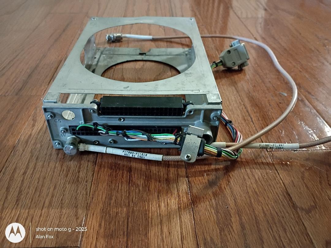 BENDIX KING KX 155A  KX 165A NAV/COM MOUNTING TRAY WITH BACKPLATE /  connectors