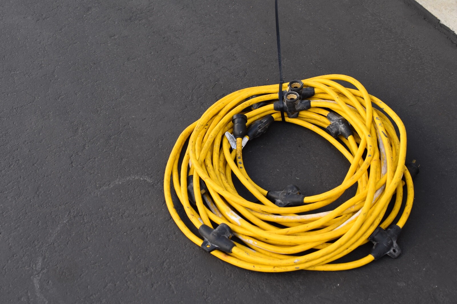 UL 100 ft. 12/3 STW-A, Temporary Construction String Lights