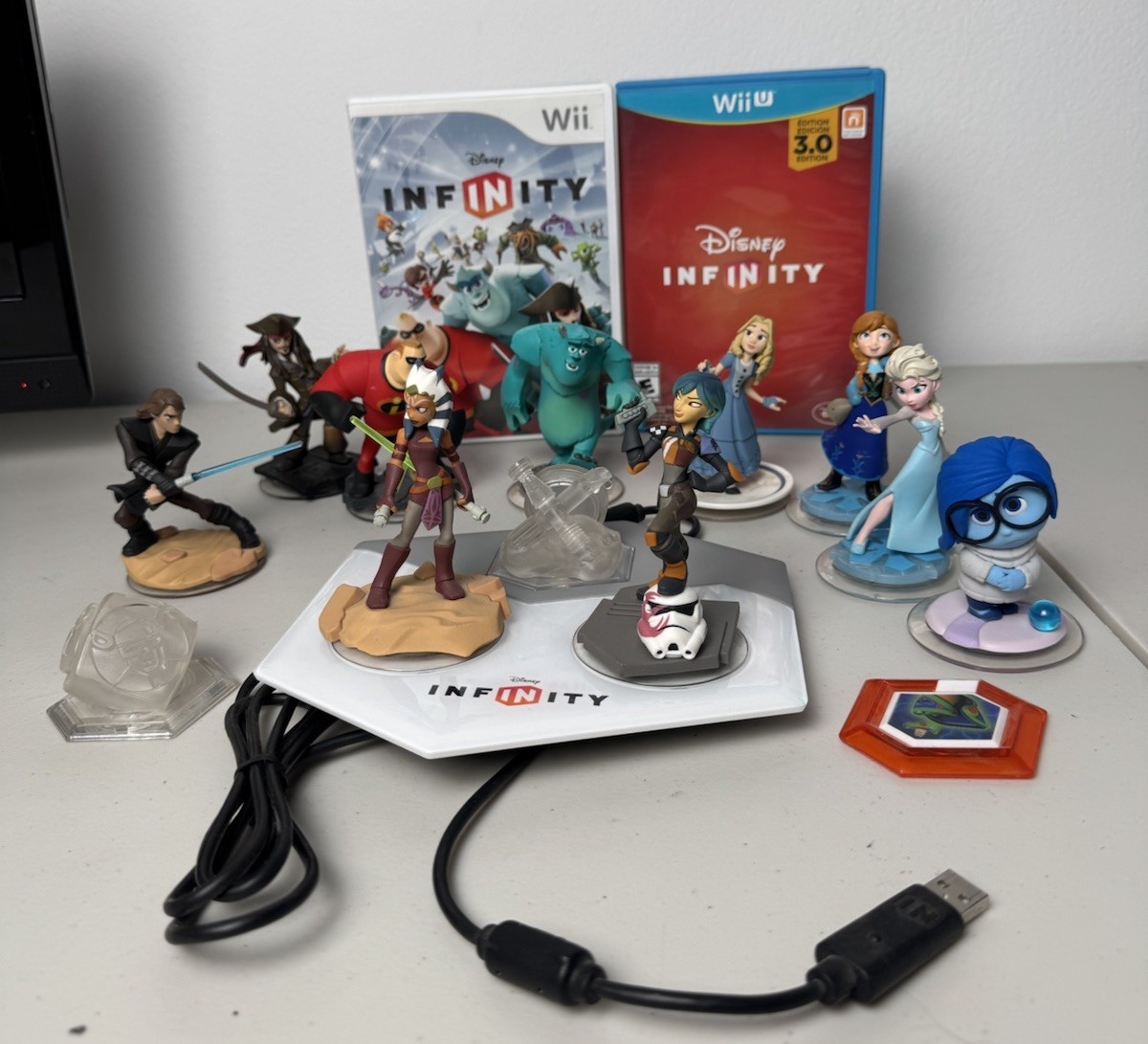 Disney Infinity 3.0 Wii U Game, Gamepad, And 13 Figure Bundle - Star Wars