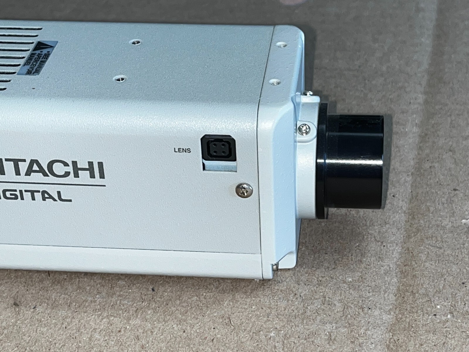 Hitachi KP-D590P CCD Color Video Camera