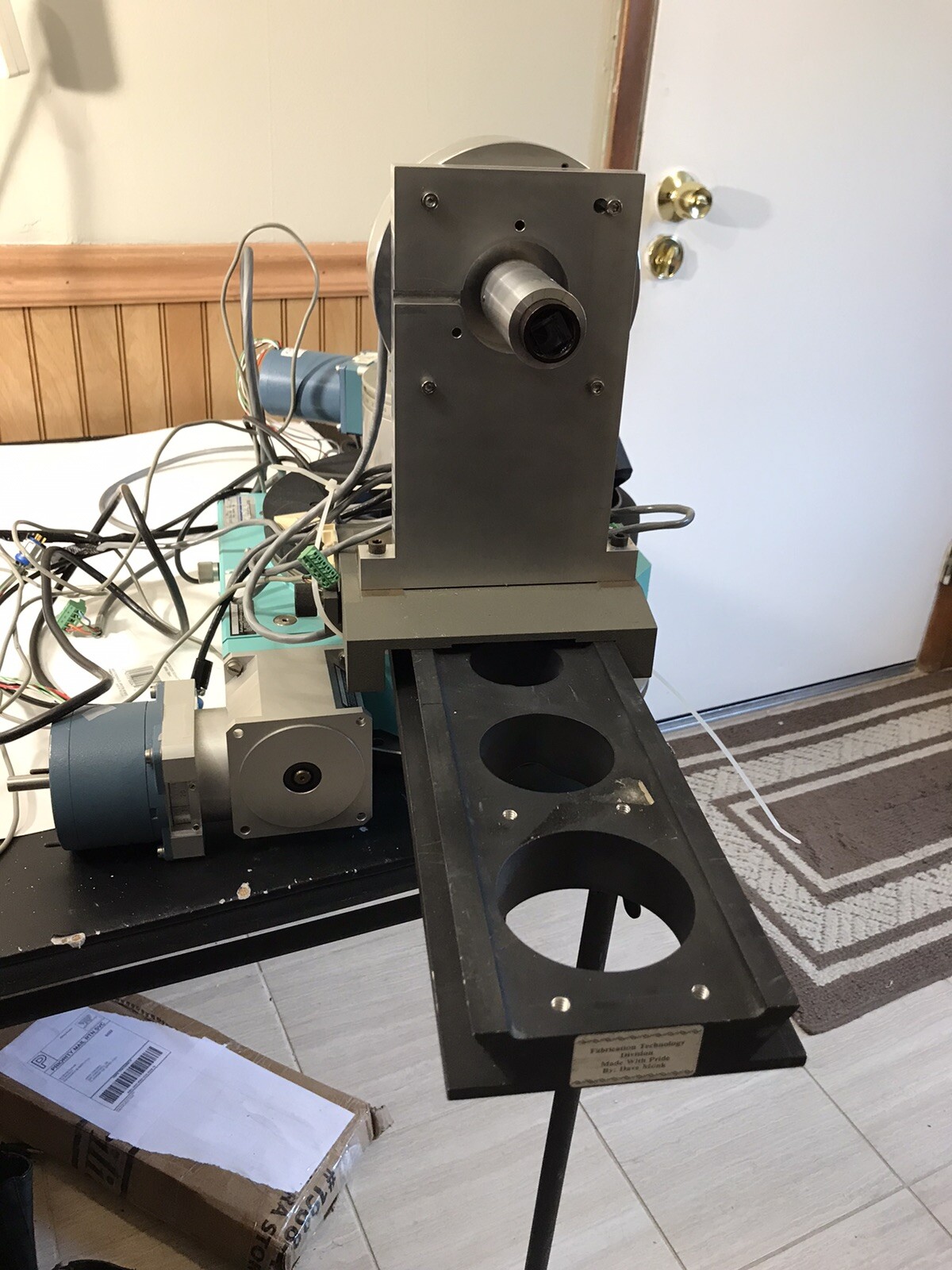 Huber Motorized Rotation goniometer