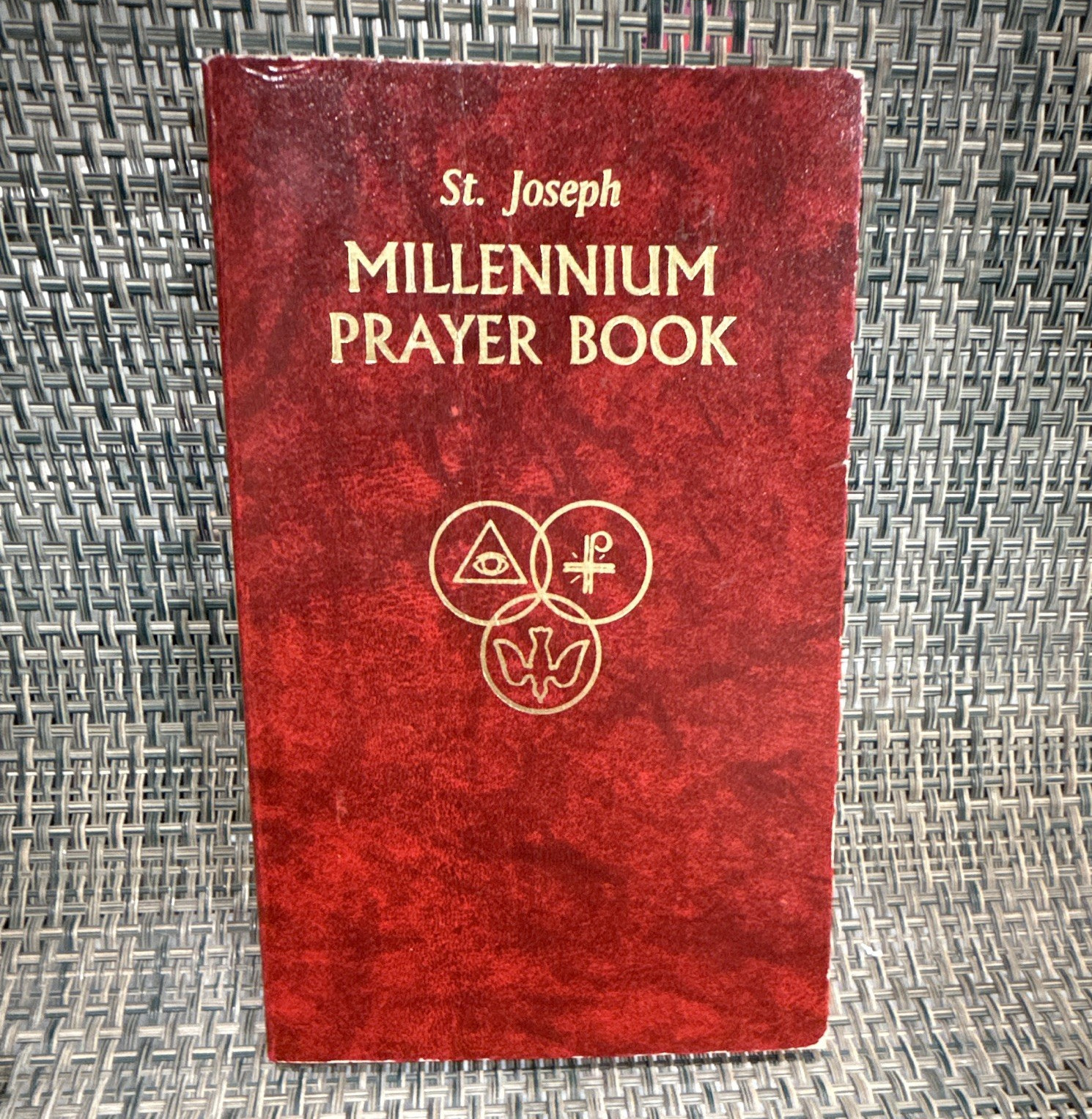 St. Joseph Millennium Prayer Book Christianity Red Cover No. 433/04 ISBN