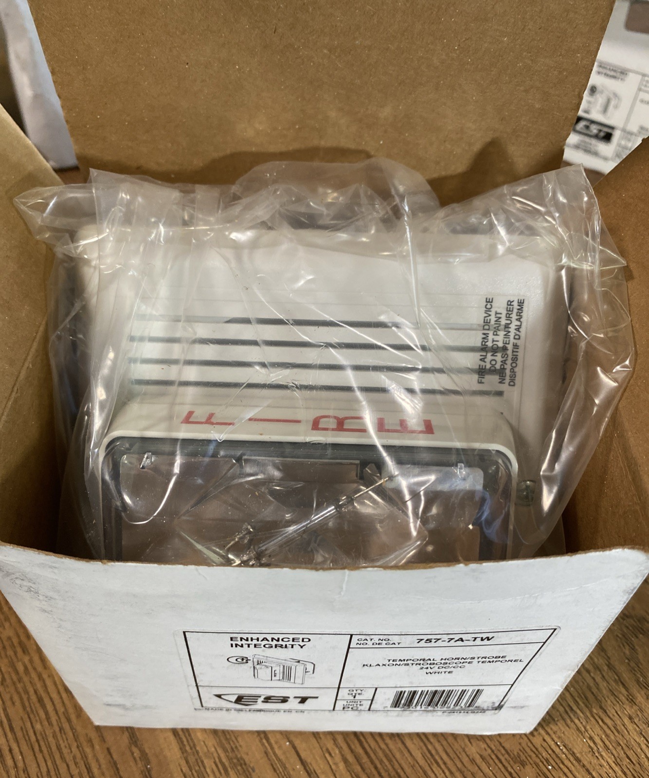 Edwards EST 757-7A-TW Temporal Horn/Strobe White 24VDC 15/75 Candela. Fire Alarm