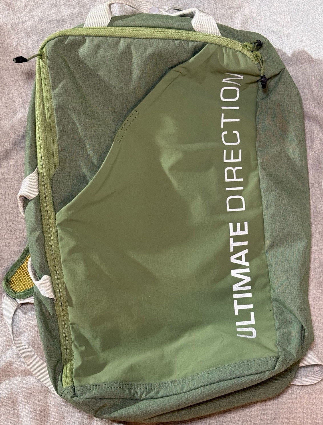 Ultimate Direction Commuter Briefcase Bag Backpack Spruce Yellow Lightweight