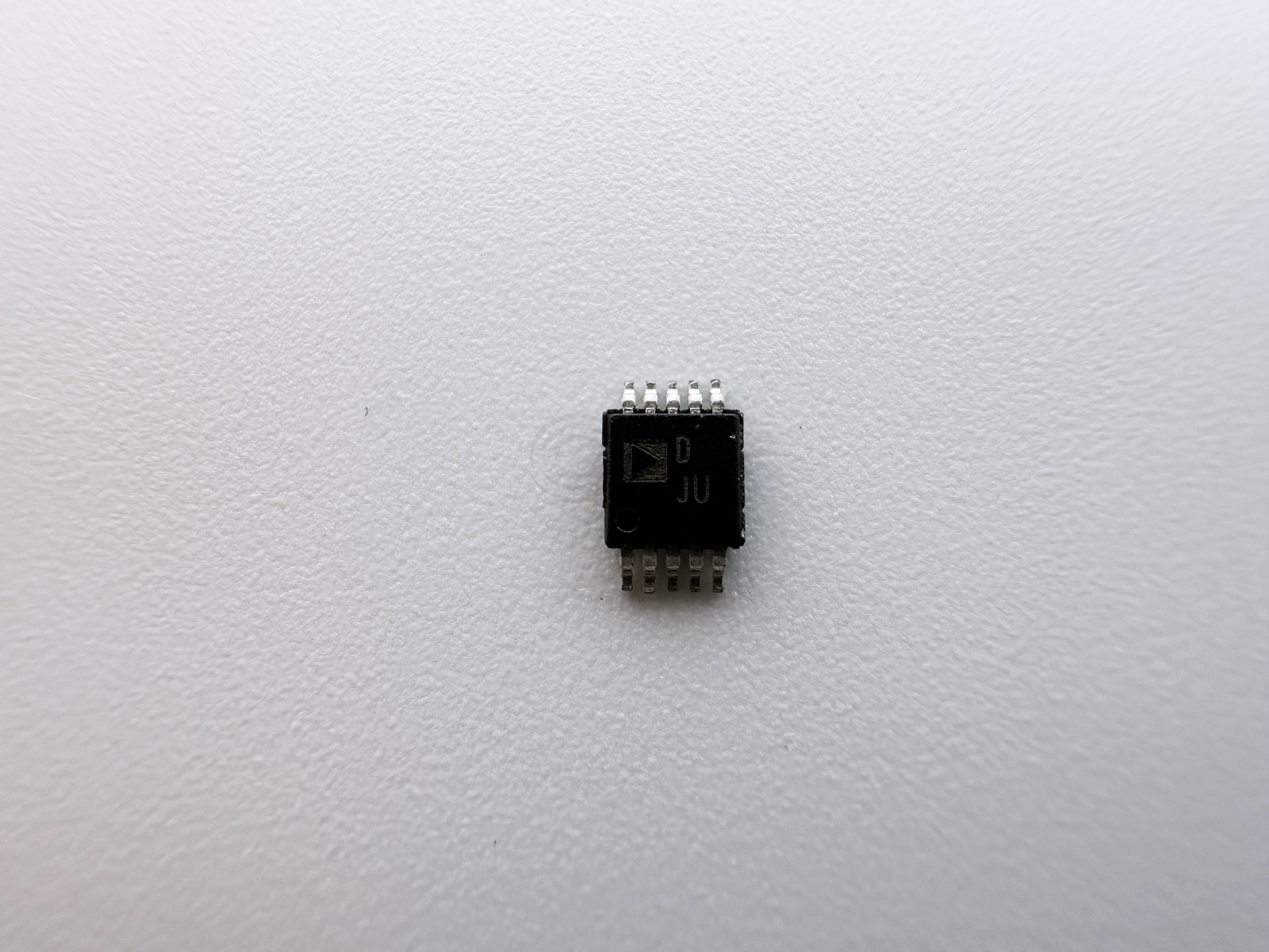AD5693RARMZ DJU Analog Devices 16-bit I2C DAC Voltage Output 2.5V Ref MSOP