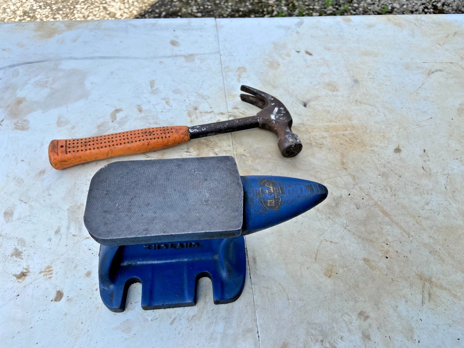 Record No. 11 Anvil small 8 x 3 x 5 in bench top anvil hardly been used tin work