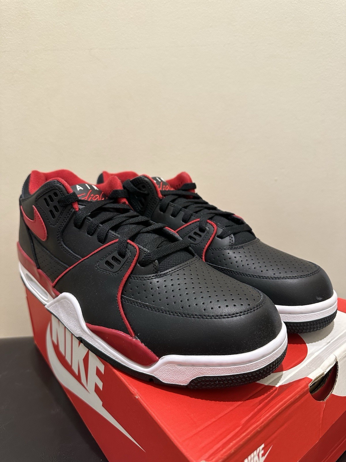 NIB Men Nike Air Flight 89 Low Bred FZ3045-001 Black/Gym Red/White