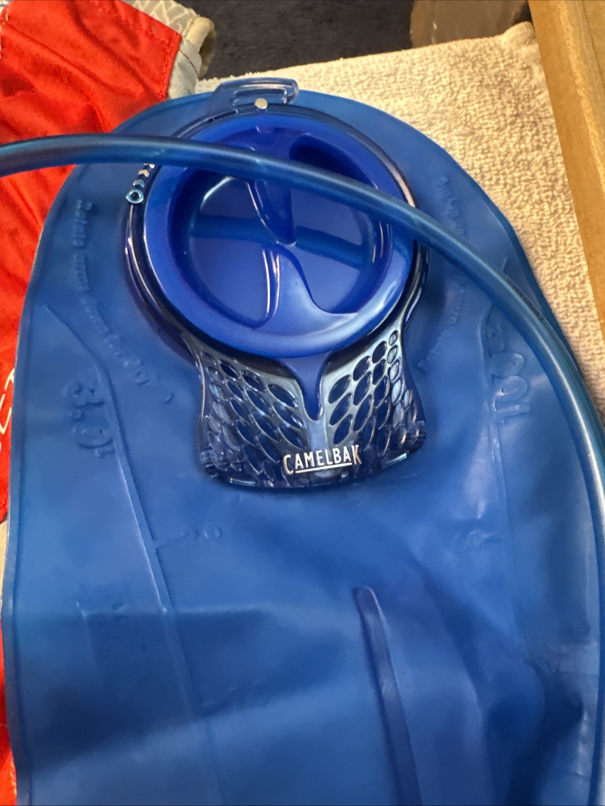 Camelbak Octane XCT Backpack 100oz Gray/Red NWOT ( Read Description )