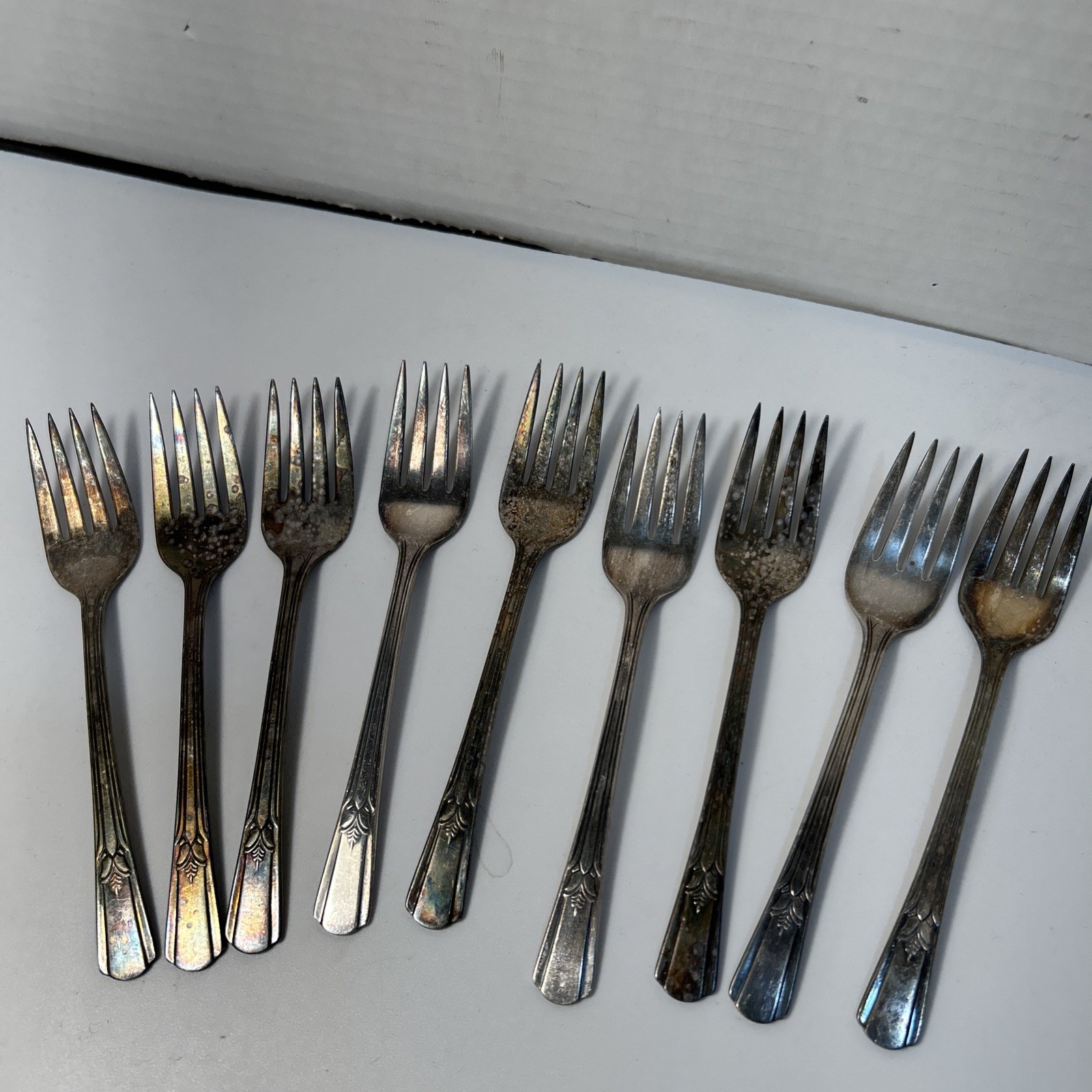 Wm. Rogers (Internat. Silver) Sovereign silverplate Salad Forks set: 9 w/wear