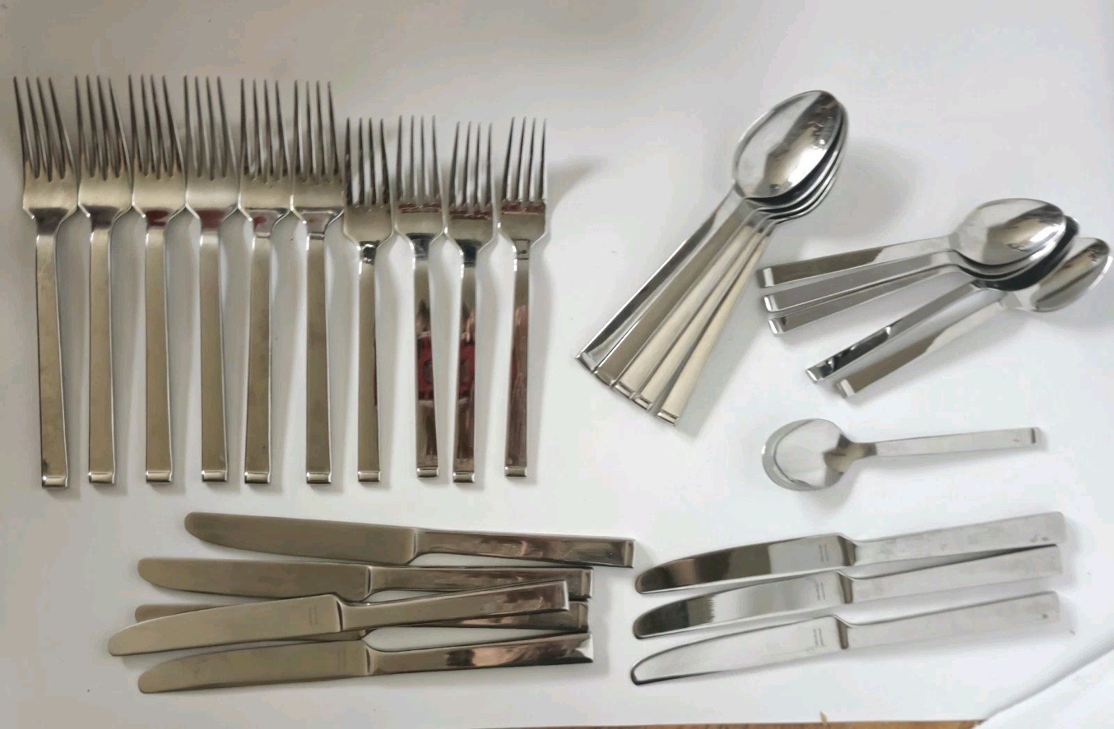 Vera Wang Wedgwood Arden Stainless Steel 18/10 Flatware Set 31 PCS