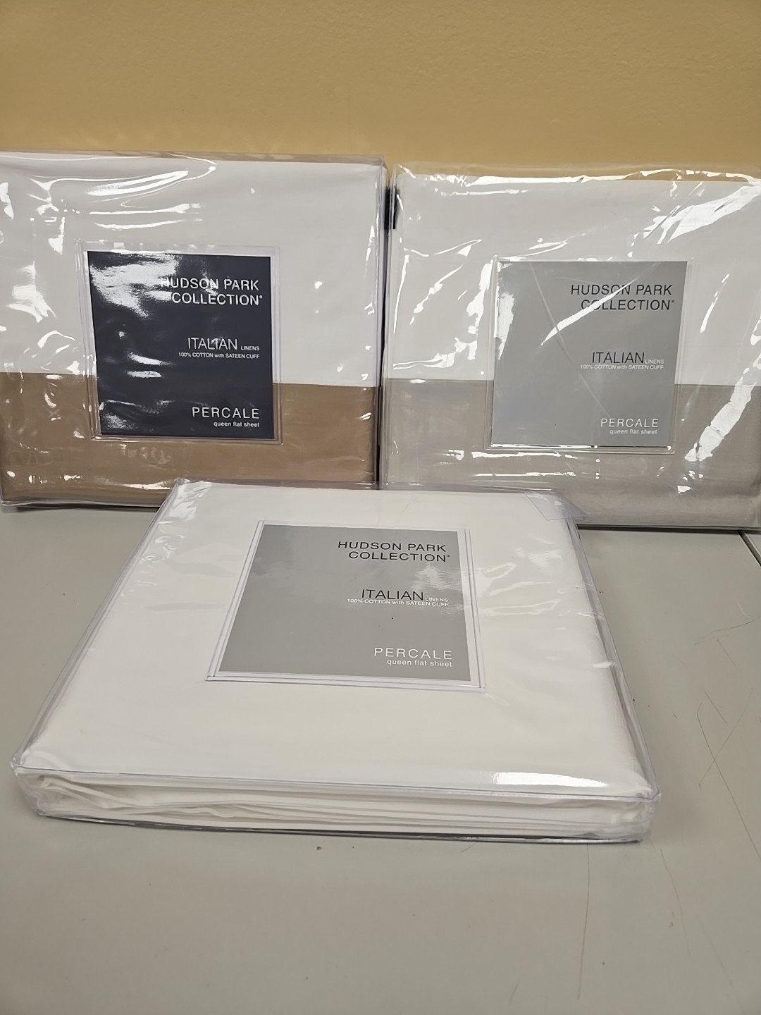 Hudson Park Italian Linens with Sateen Cuff Flat Sheet - Queen
