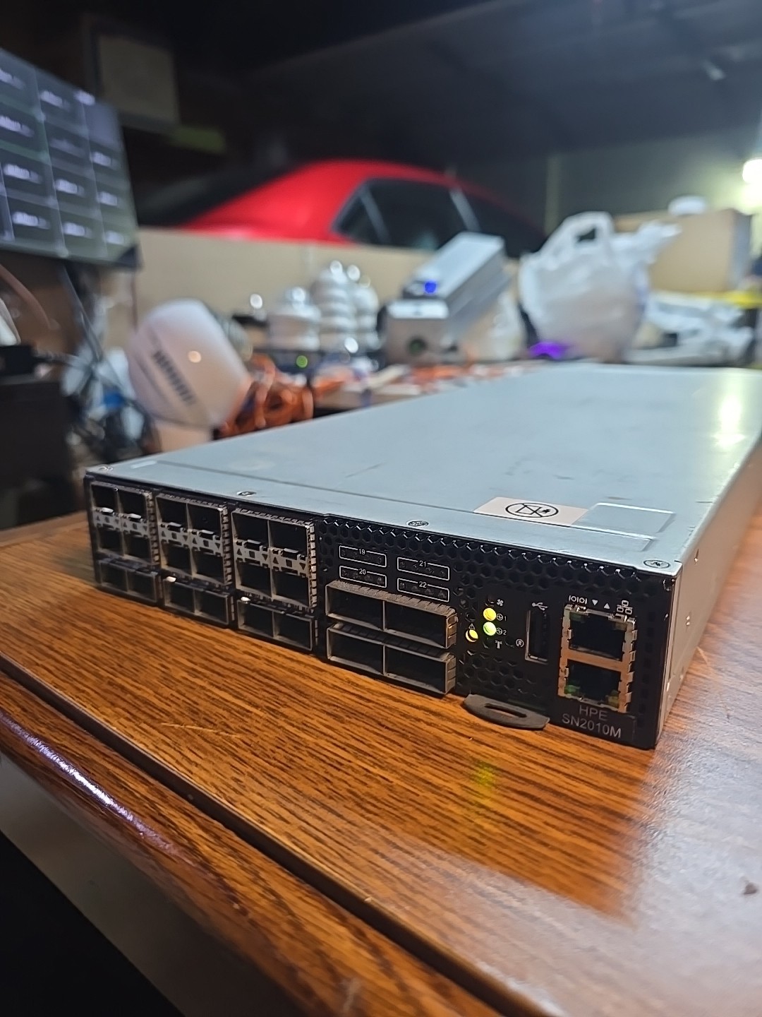 HPE Storage SwitchSN2010M half-width 1,10, 25 GbE and 40/100 Gb Ethernet switch