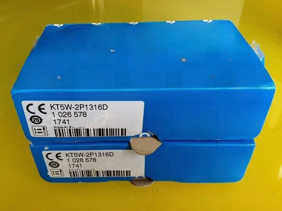 1PC 1pcs For NEW Color sensor KT5W-2P1316D in box