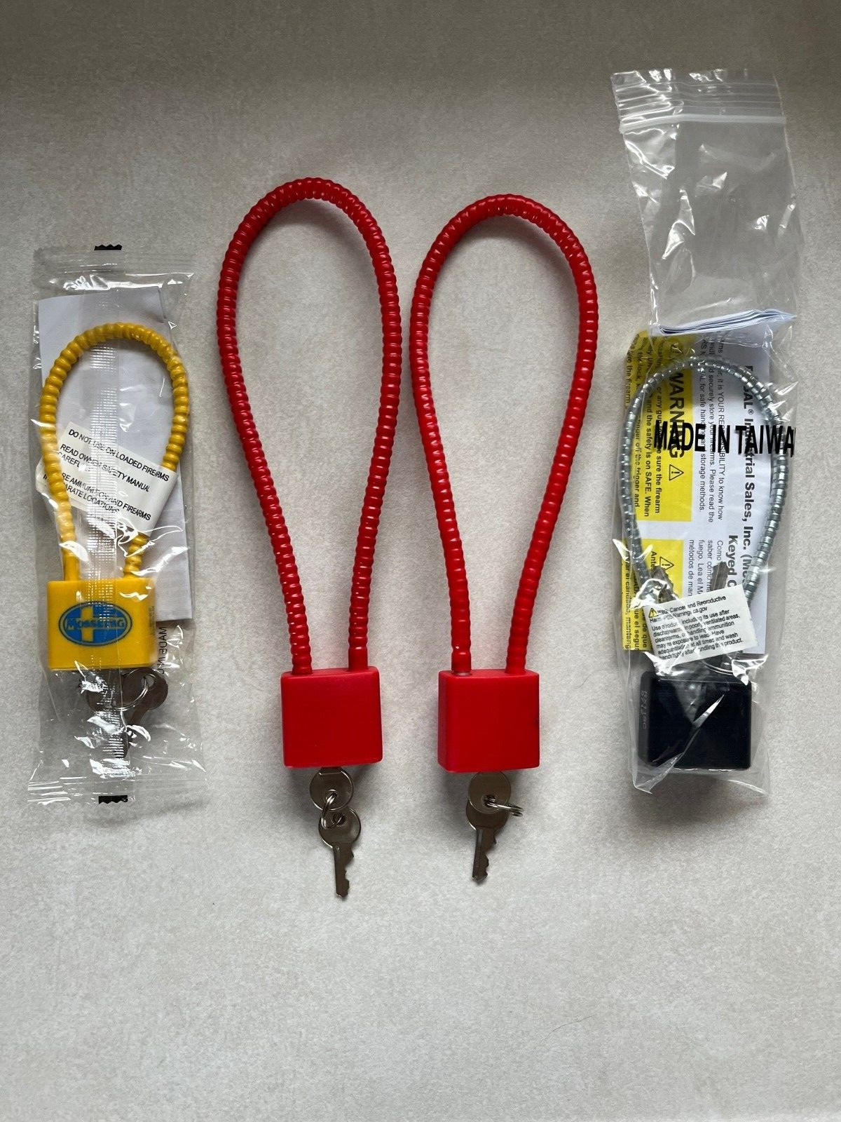 LOT of 4 Mossberg & Unbranded Cable Trigger Lock 2 Keys Each Two sealed still!