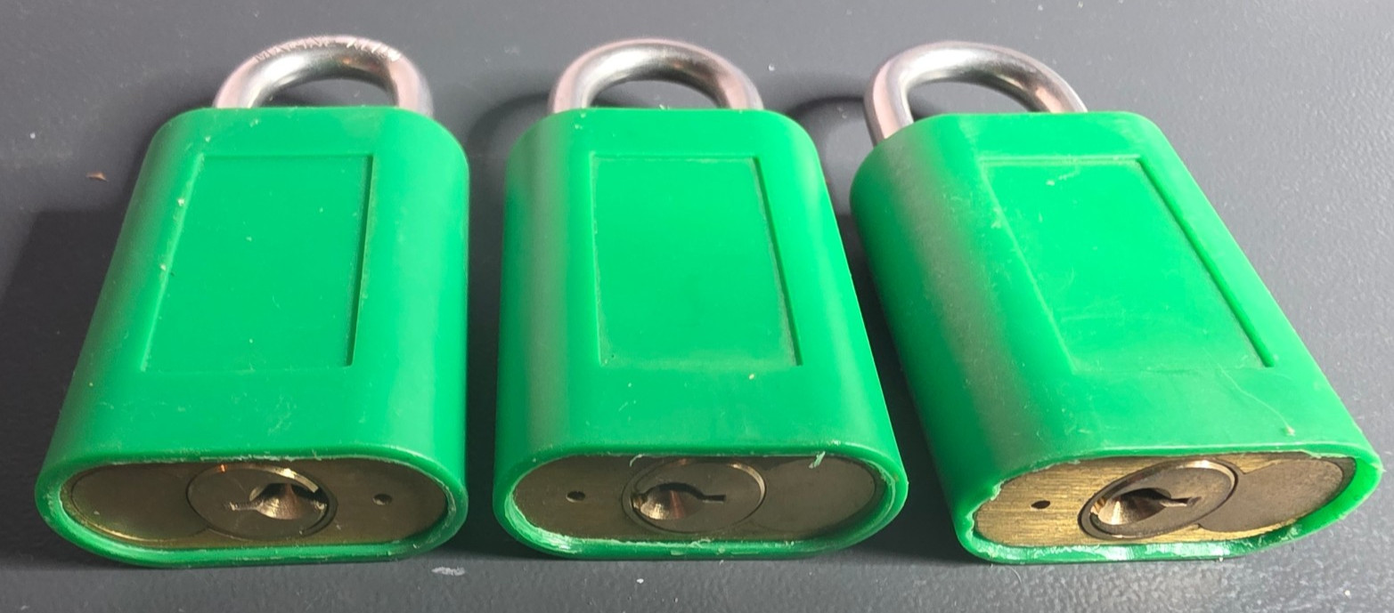 3 off 40mm Padlocks with GreenPlastic Cover with NO KEYS - Locksport