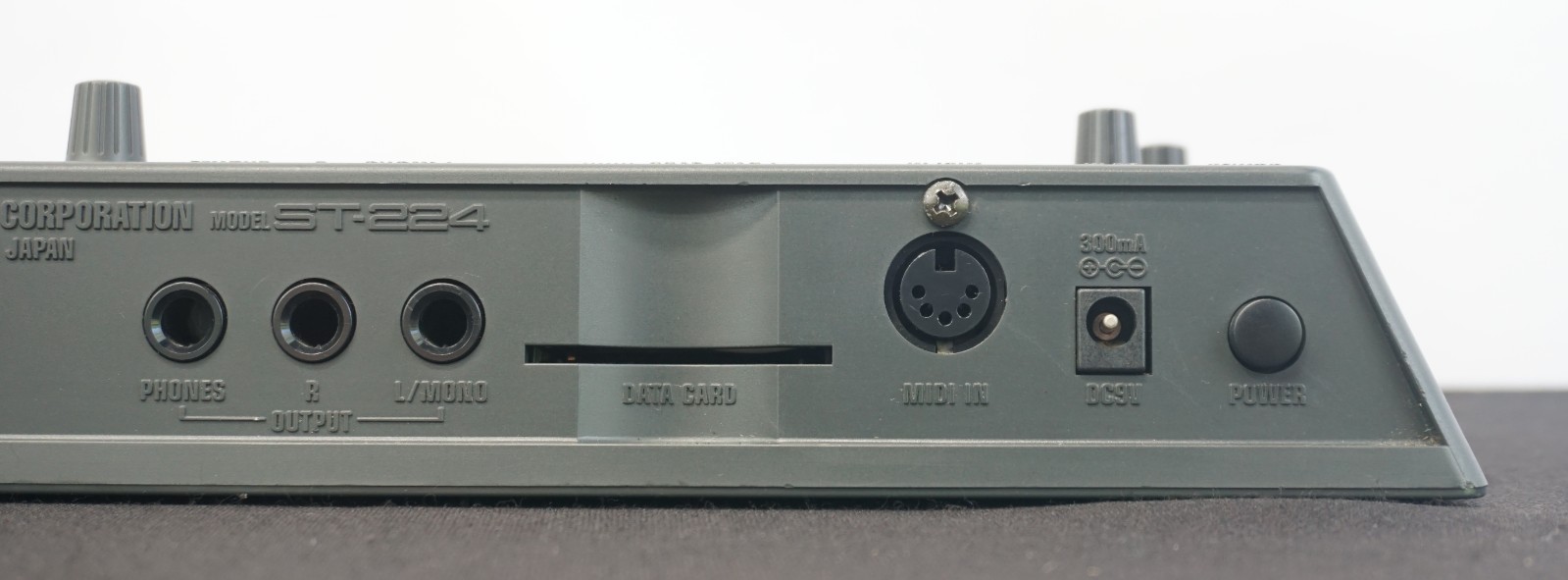 Zoom ST-224 SampleTrak Drum / Groove Machine & Sampler