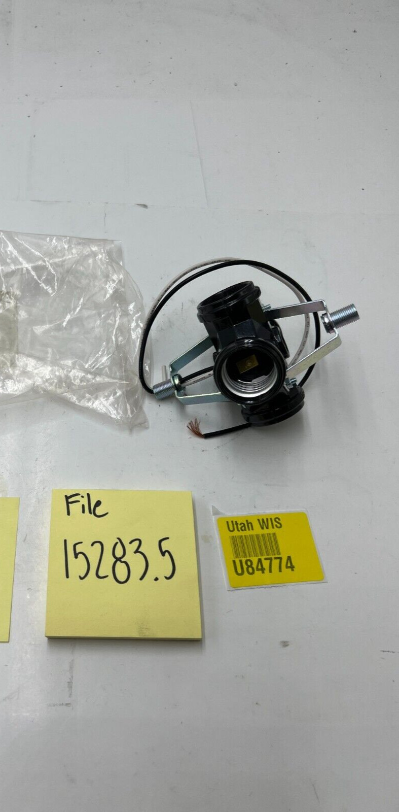 (QTY 4) SATCO 4 Light Cluster Phenolic Socket 1/8 IP Threaded Top Bracket 90-464