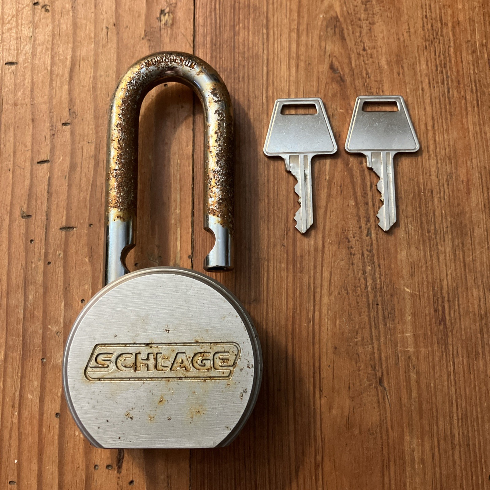 Schlage Padlock Heavy Duty Solid Steel 2.5" 64mm (Model 851226) w/ Keys