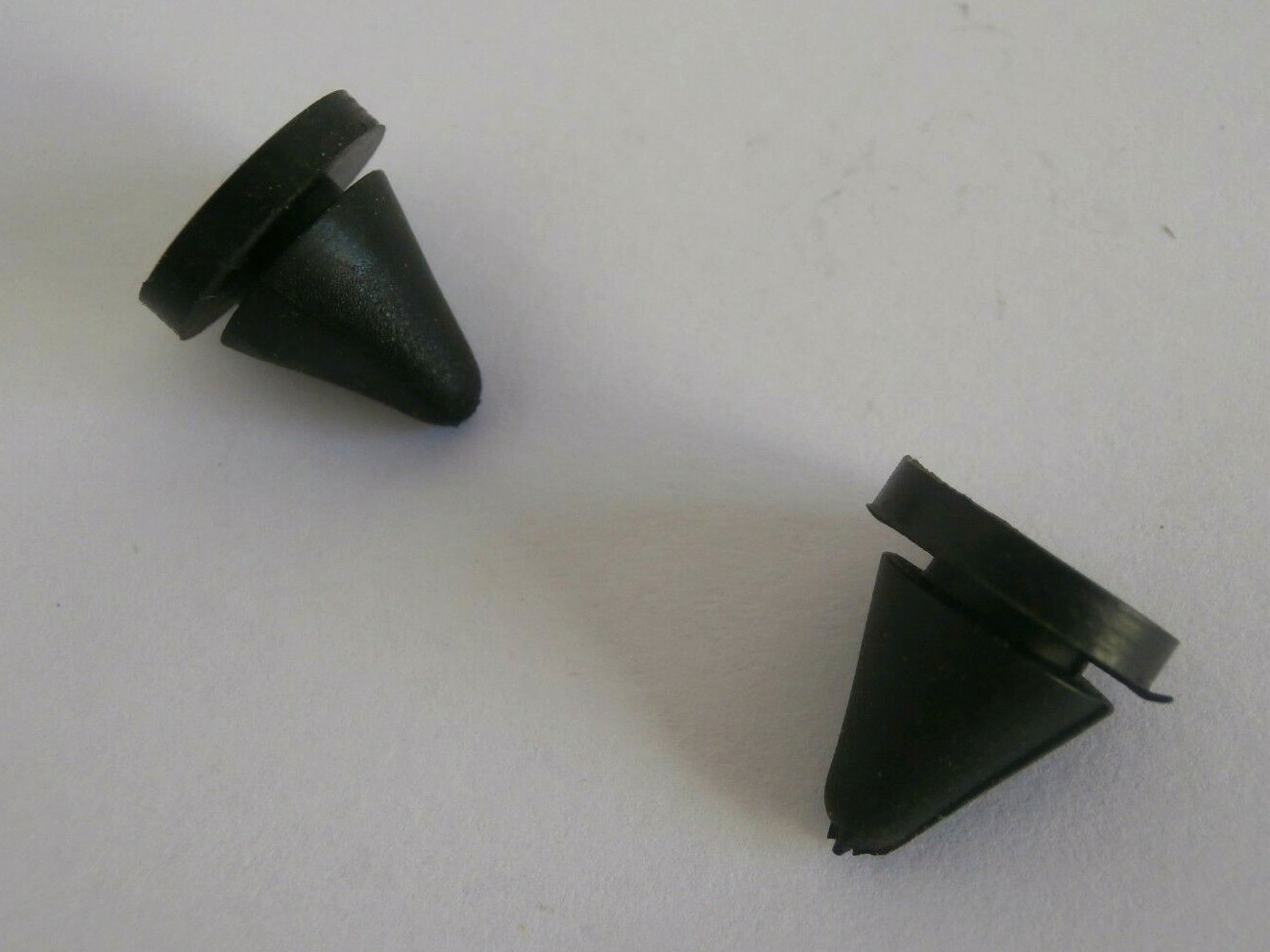 GLOVE BOX RUBBER STOP SET OF 2 (PAIR) VOLKSWAGEN T1 BUG & SUPER BEETLE 1949-1979