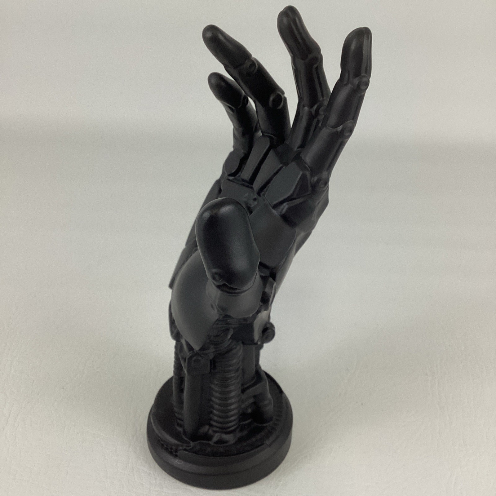 Robot Bionic Hand Video Game Controller Stand Black Cyberpunk Gaming Accessory