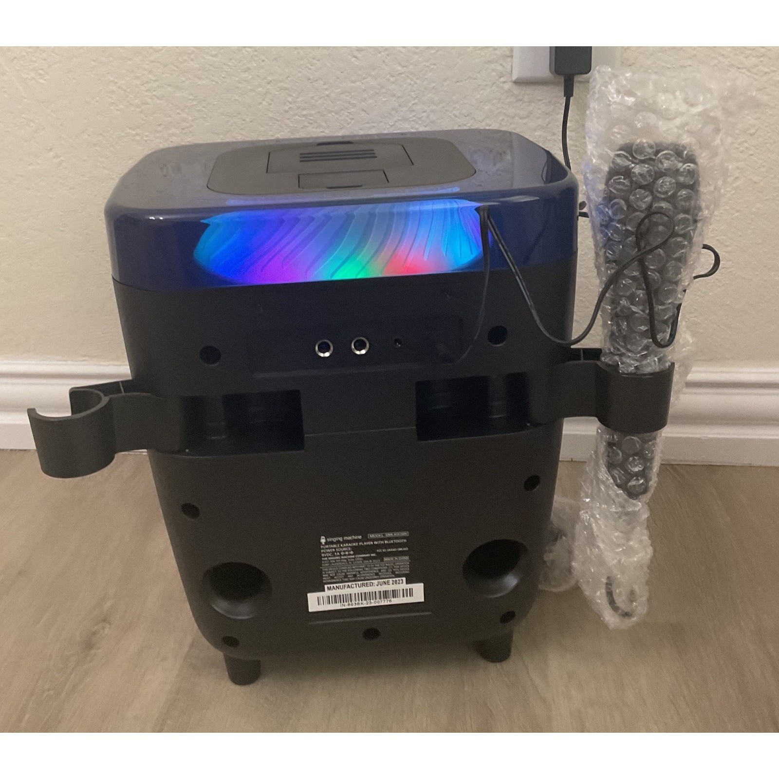 Singing Machine Waves Bluetooth Karaoke System SML693BK Black LED Voice Effects