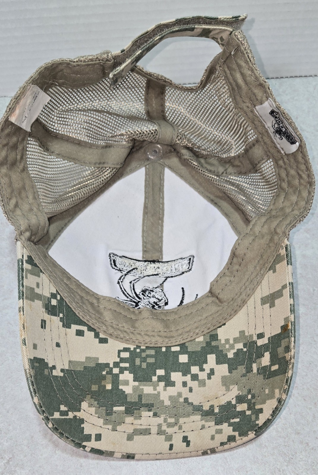 Spider wire Camouflage Fabric Tan Mesh Trucker Hat Cap Hook Loop READ