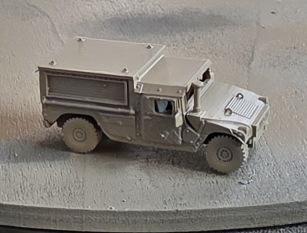 One HO 1/87 scale Humvee 2-CT SECM, desert tan