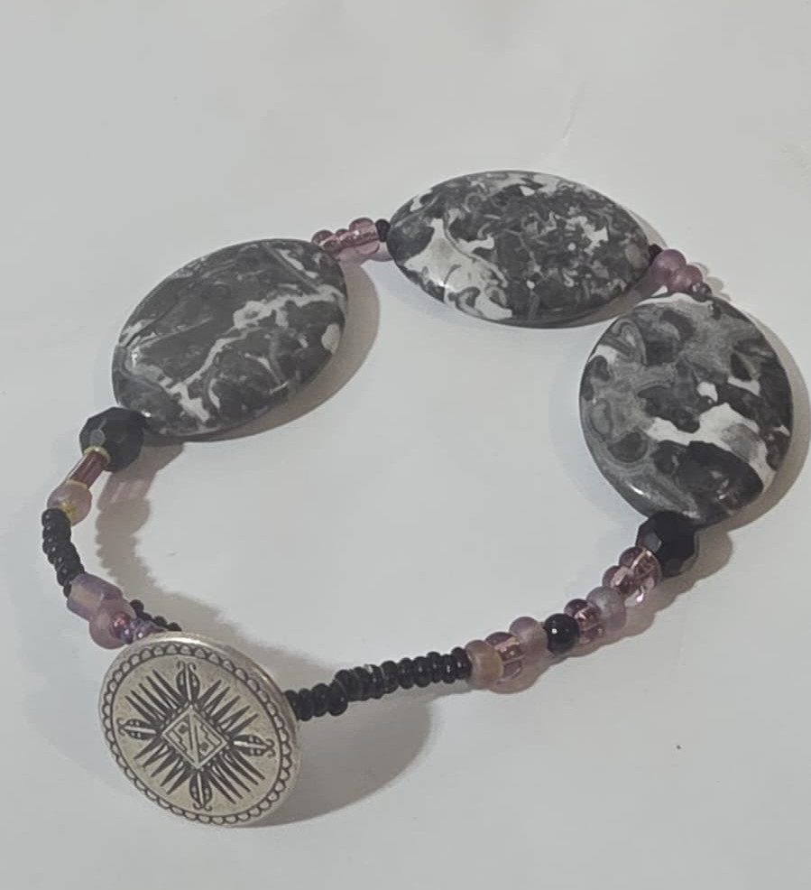 HANDMADE SILVER AND FLAT BEADED BRACELET 7'' ~ PURPLE GRAY BLACK & WHITE