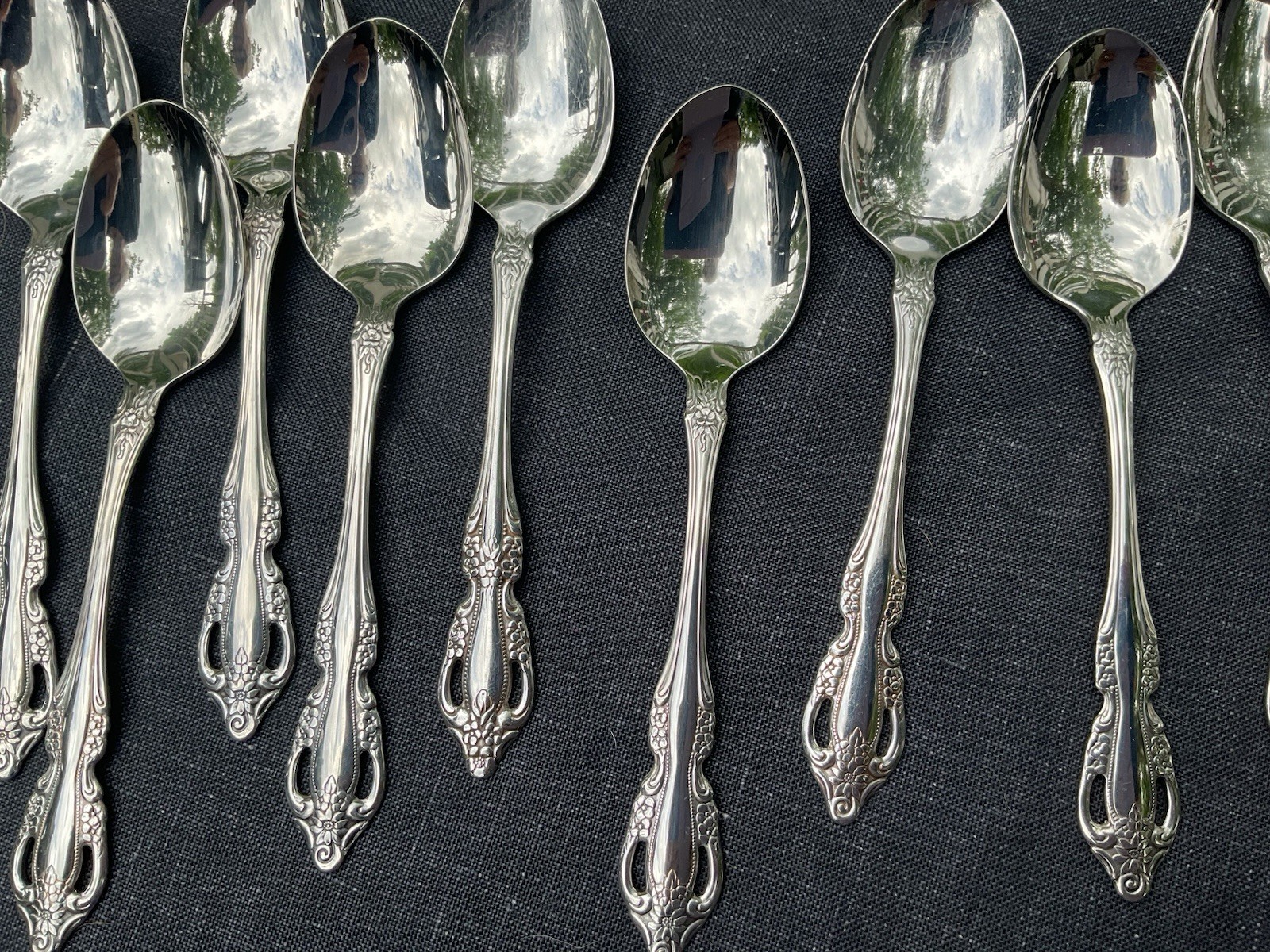 ONEIDA RAPHAEL Stainless Steel USA Flatware Set 101 Pieces