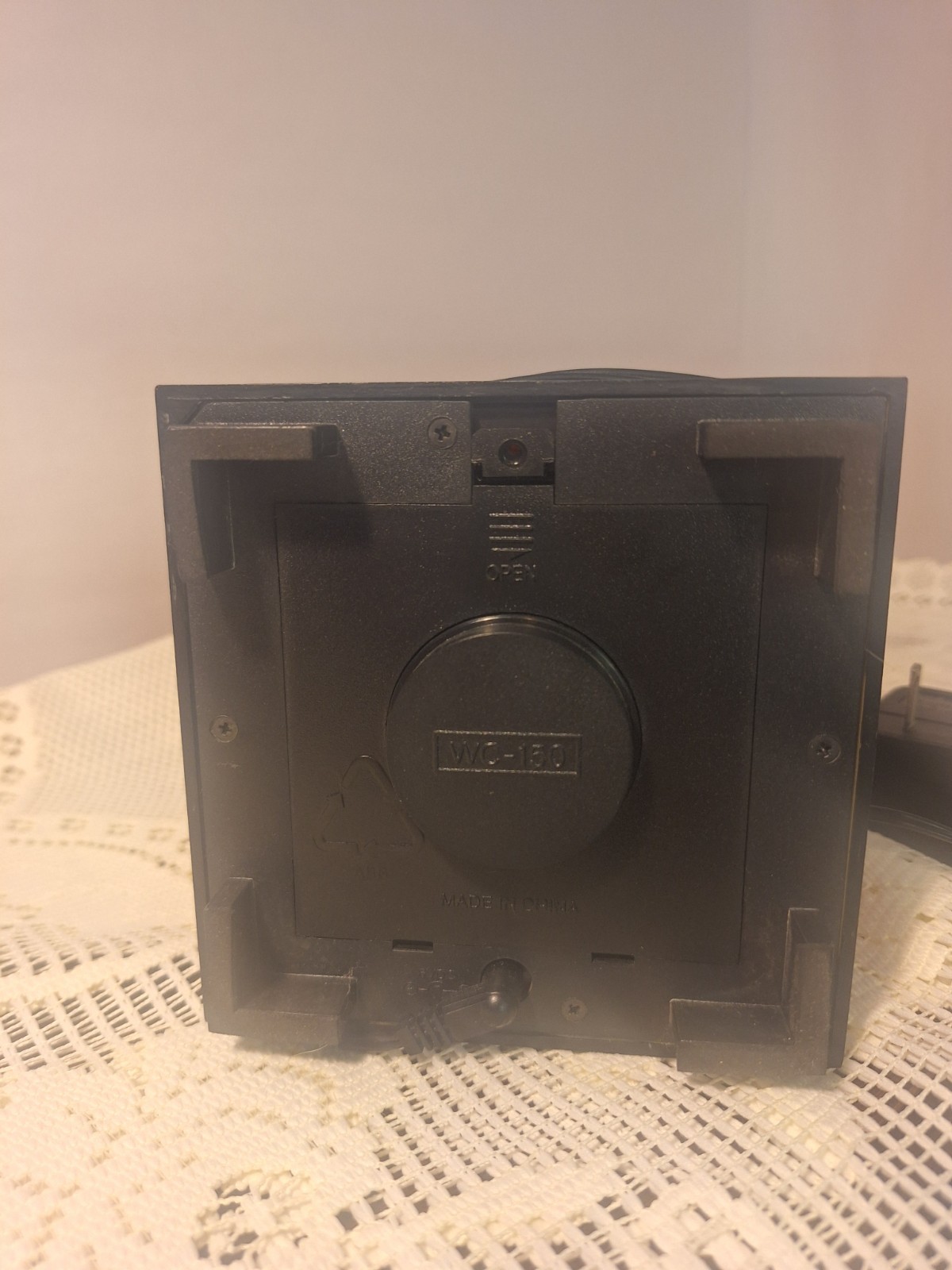 Floating Elegance: Magnetic Levitation Display