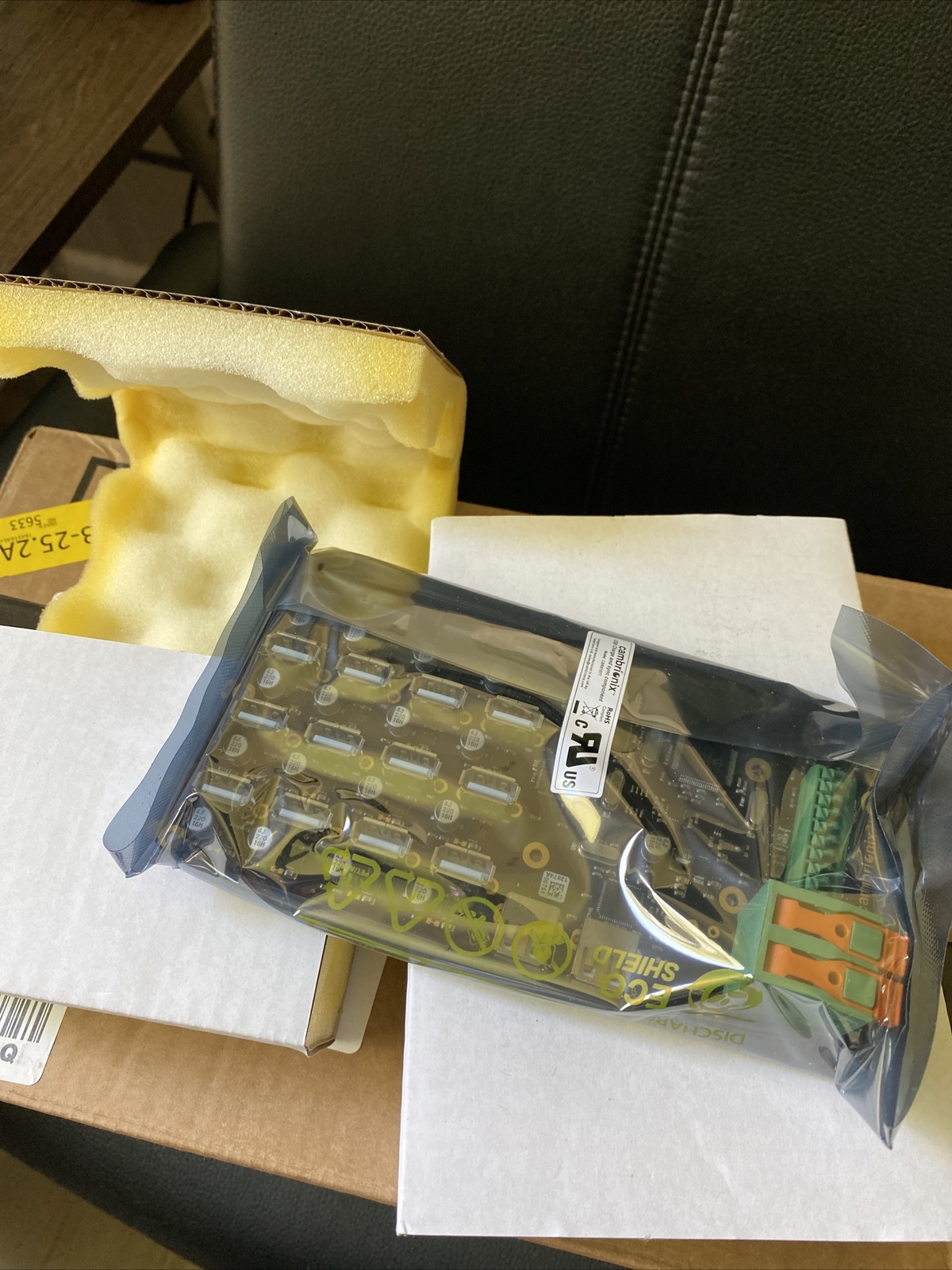 Cambrionix u16s managed 16 port USB hubs charge/sync OBO