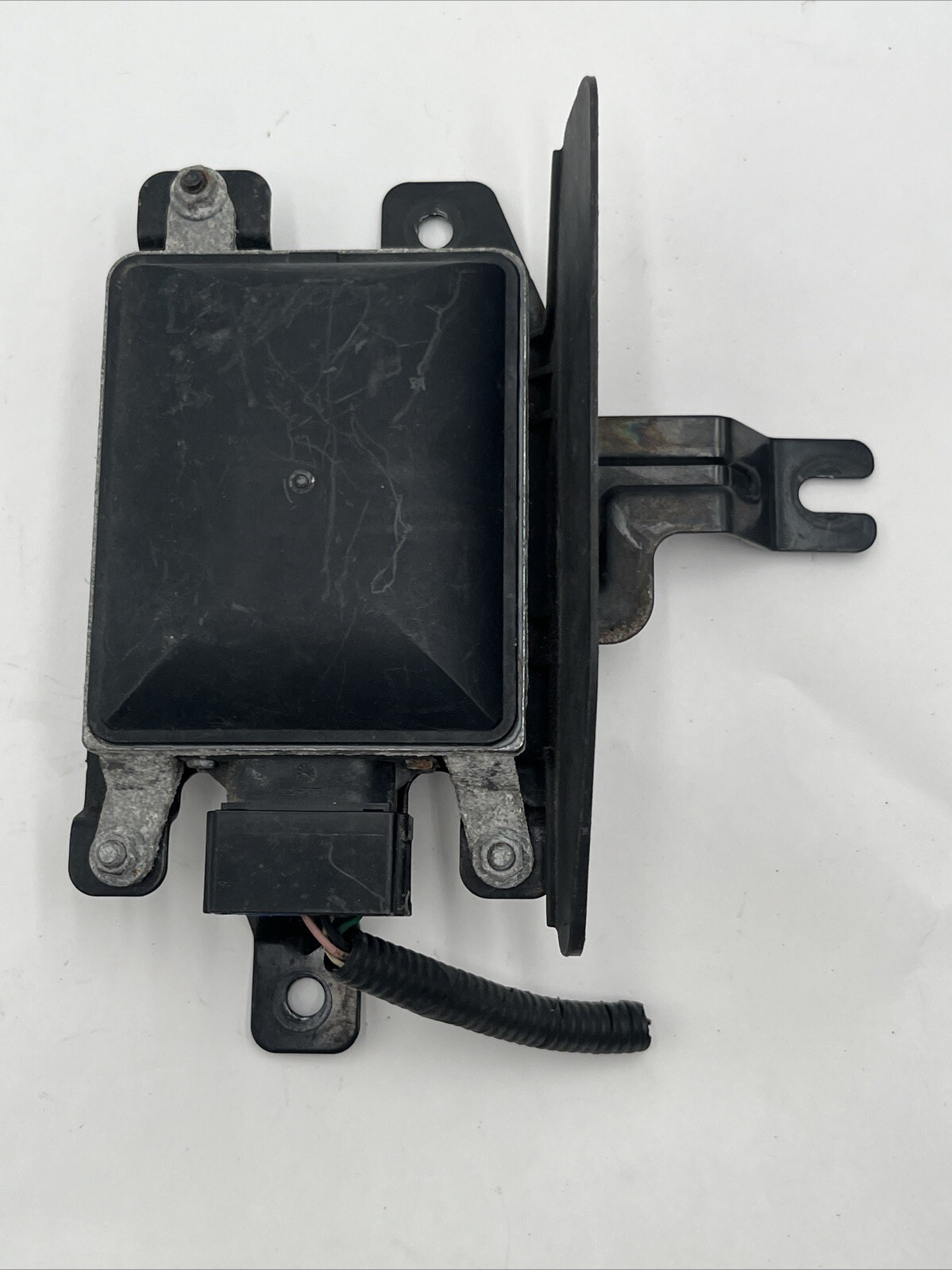 2015 2016 Hyundai Genesis Left Blind Spot Alert Radar Sensor OEM 95811-B1100