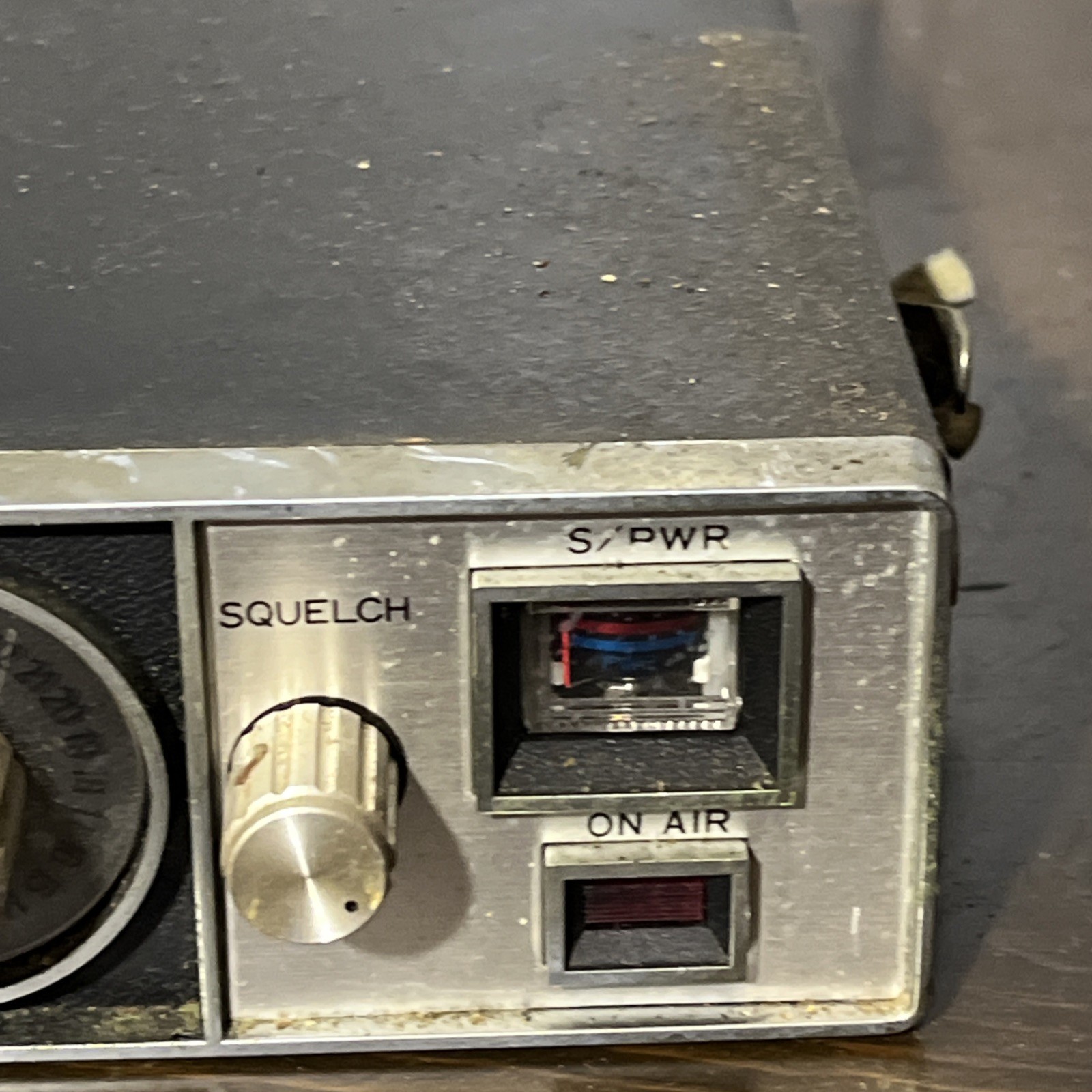 Audiovox MCB-1000 CB Radio Transceiver 23 Channel - Powers On