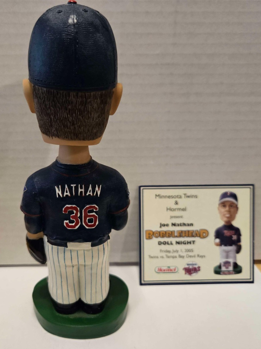 Joe Nathan Bobblehead Minnesota Twins w/Authentication Card