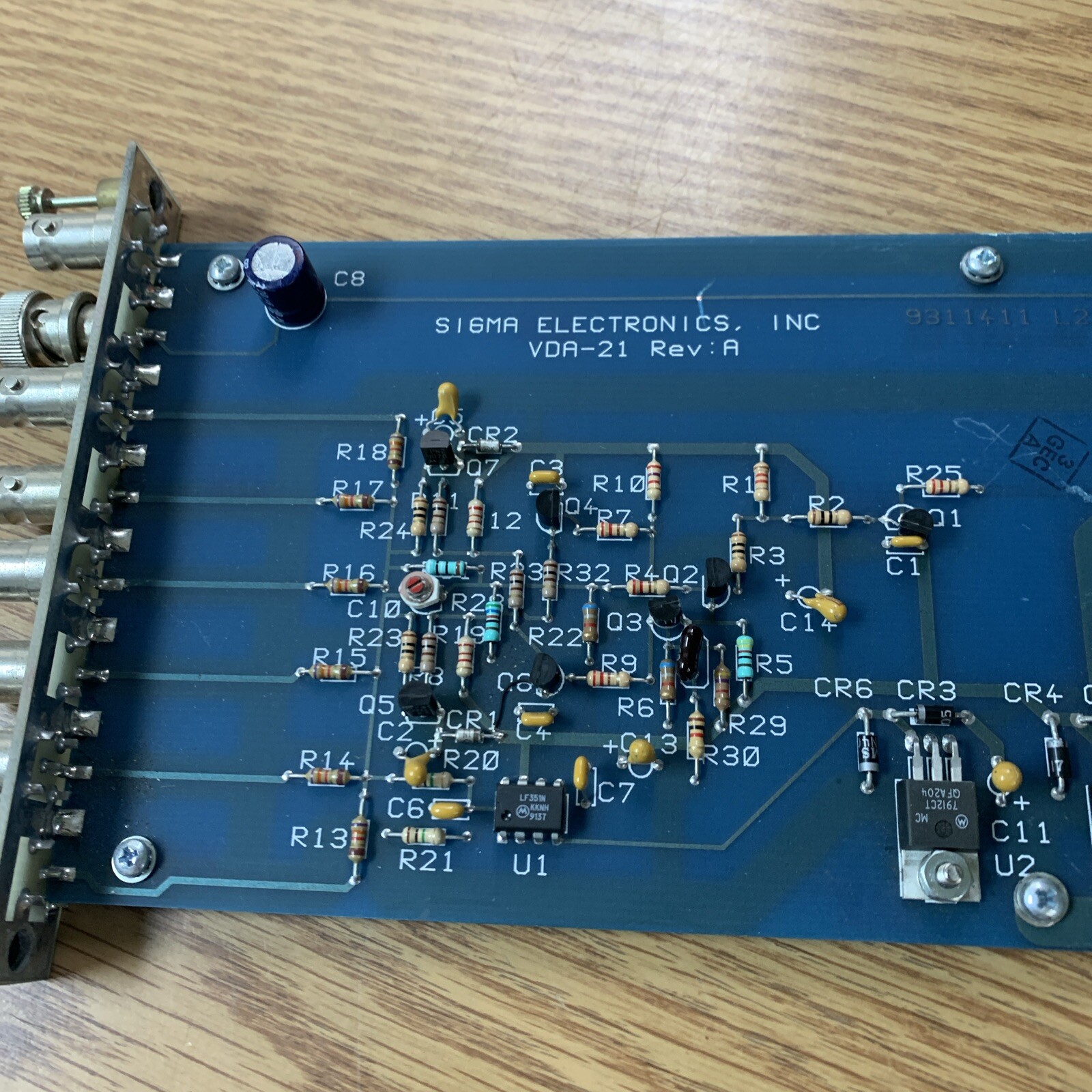 Sigma Electronics VDA-21 2x6 2100 Series Video Distribution See Pics
