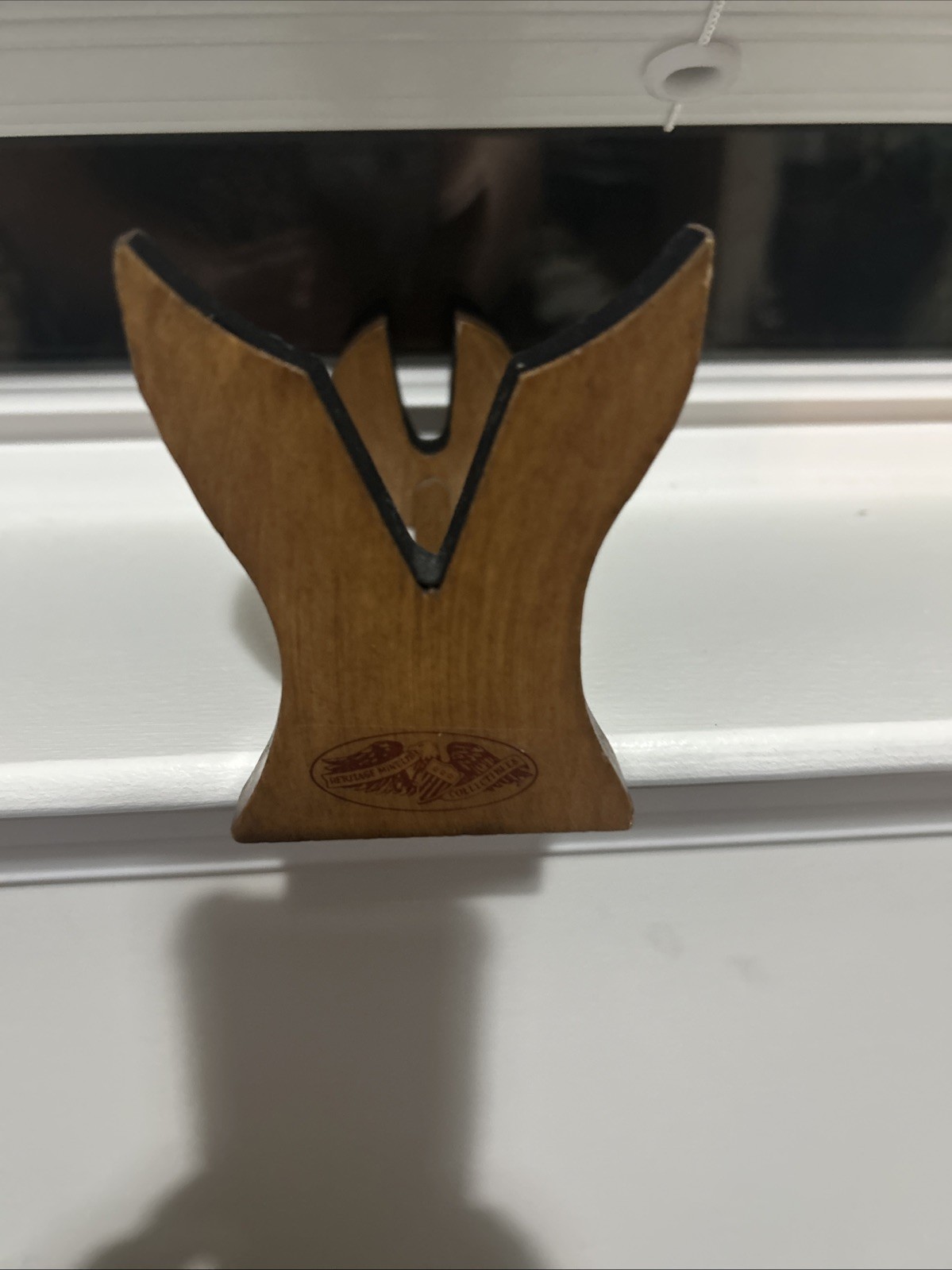 Heritage Mint Ltd. Wooden Stand Vintage Musical Instrument Holder????