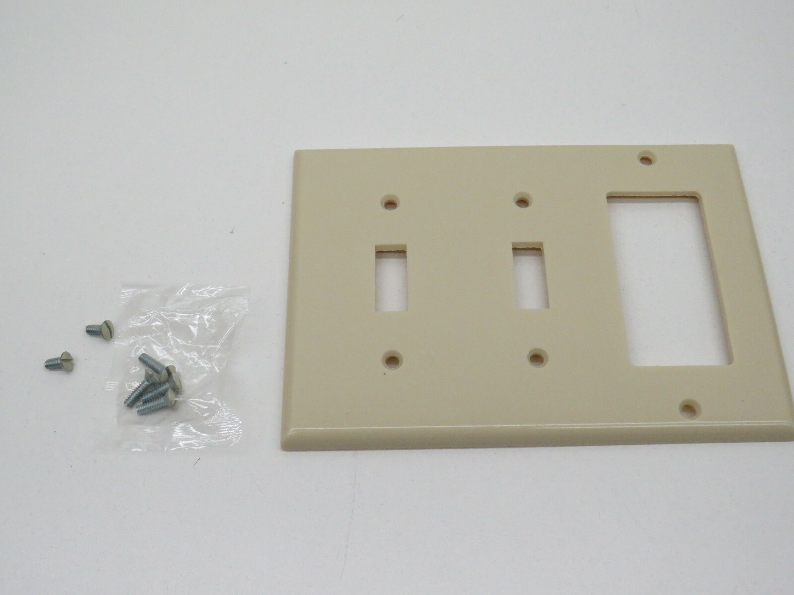 (6-Pack) Leviton Combo Wallplate 3-Gang 2-Toggle 1-Decora/GFCI Device, Ivory