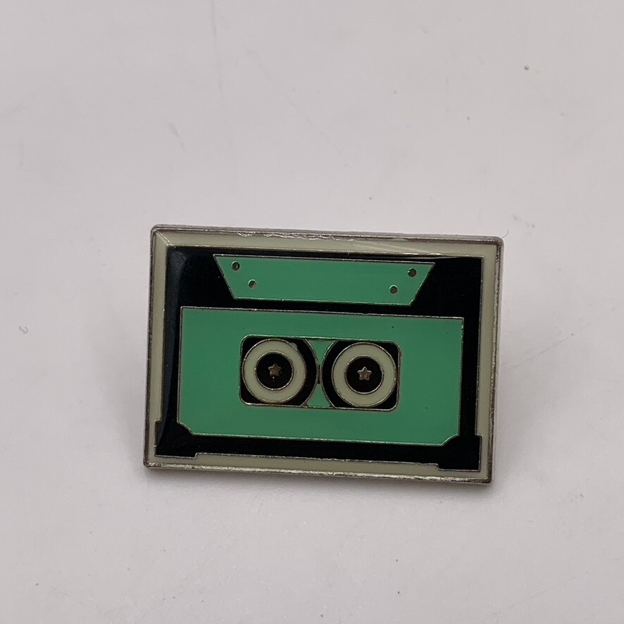 VTG Cassette 1990s Retro Jacket Embellish Metal Enamel Spider Harley Button Pin