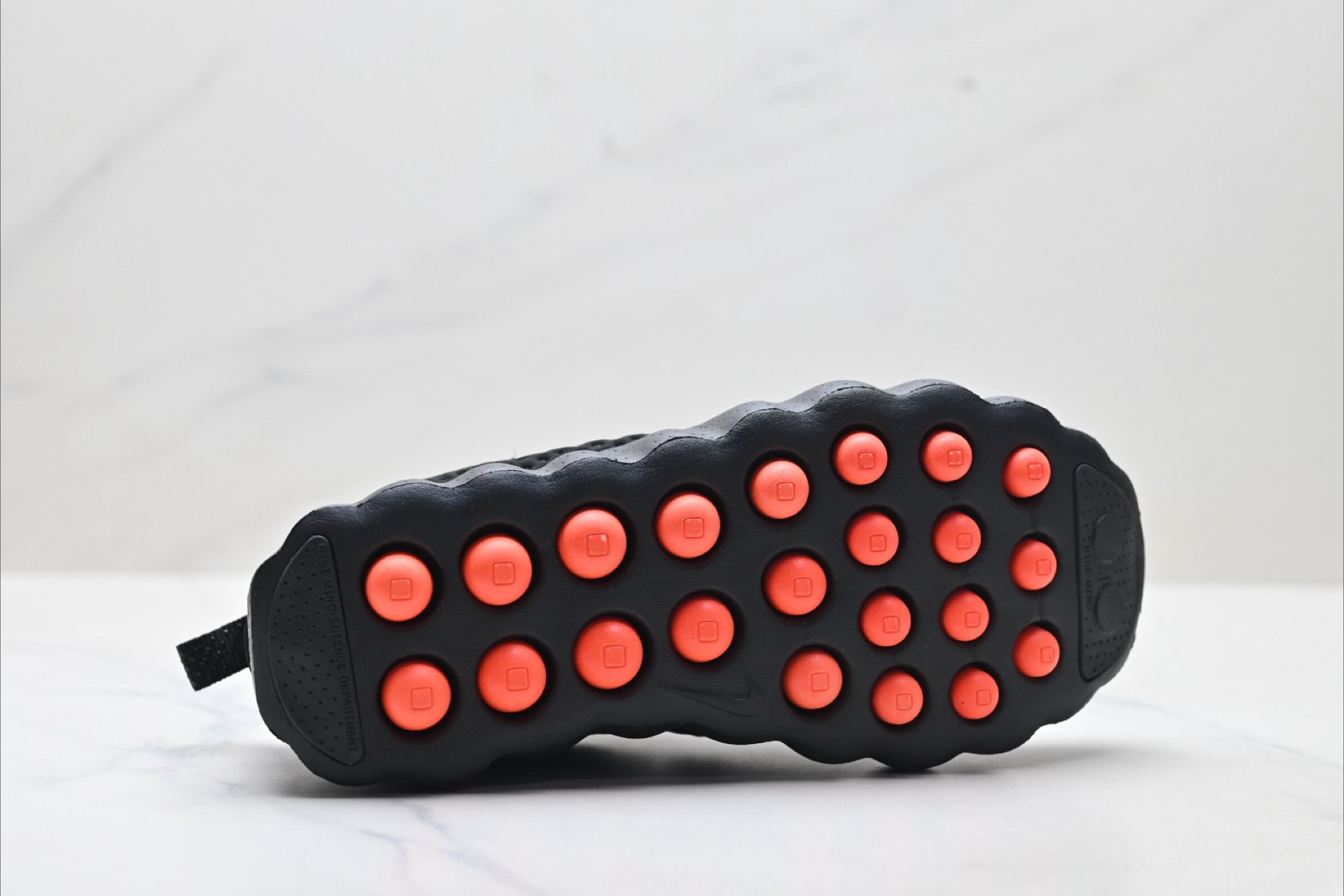 Mind 002 Black Hyper Crimson HQ4308-001