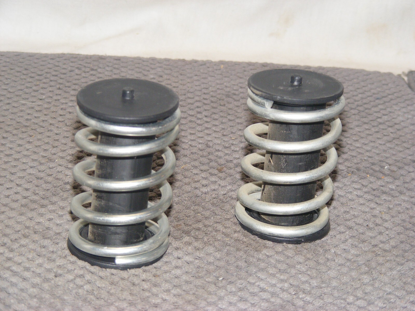 NORDIC TRACK ELITE 5700 TREADMILL CUSHION SPRING W/CUSHION**SET OF TWO**COMPLETE