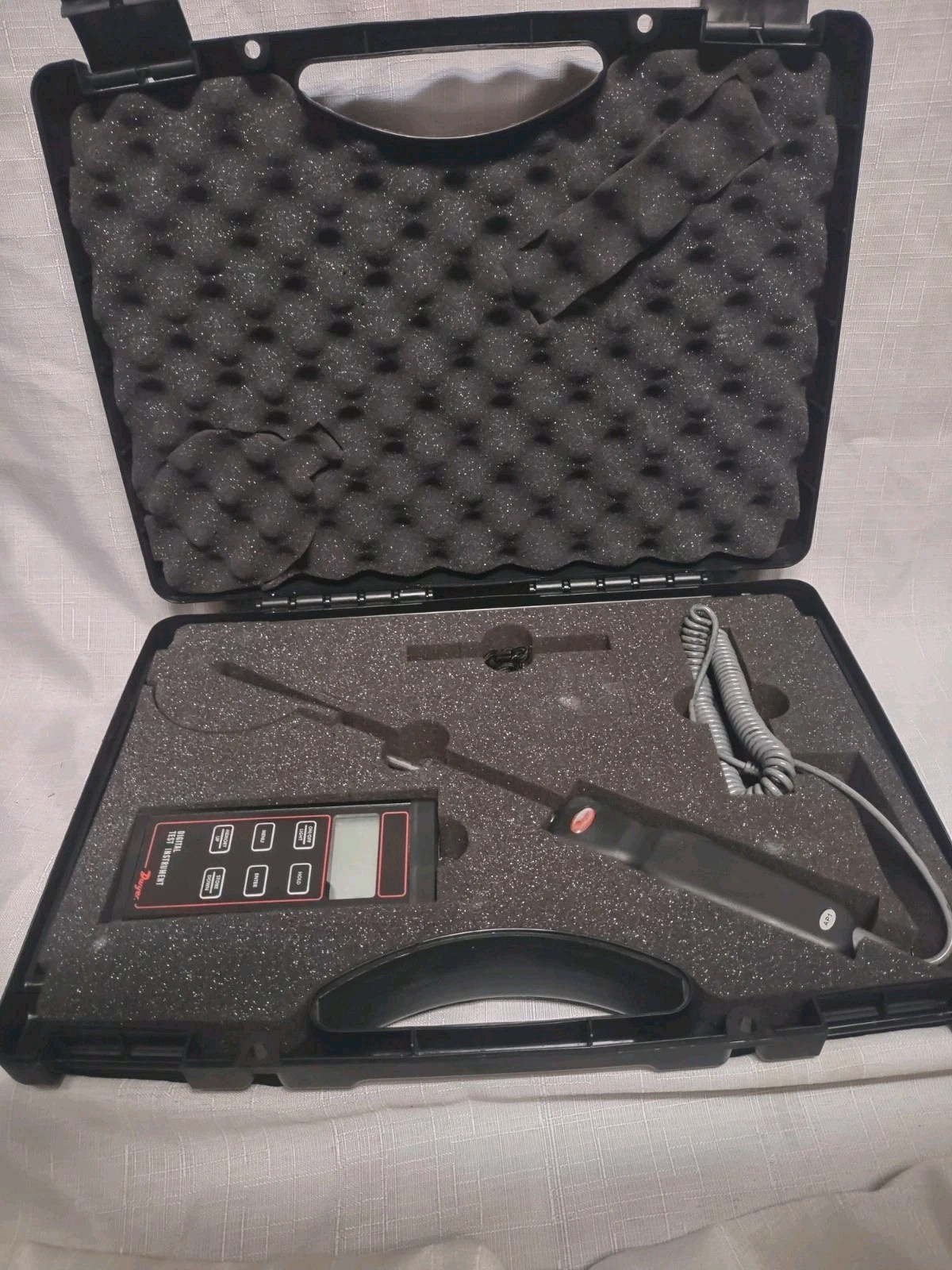 Dwyer Digital Thermo Anemometer 471B 0-6000 FPM, -20 to 212°F