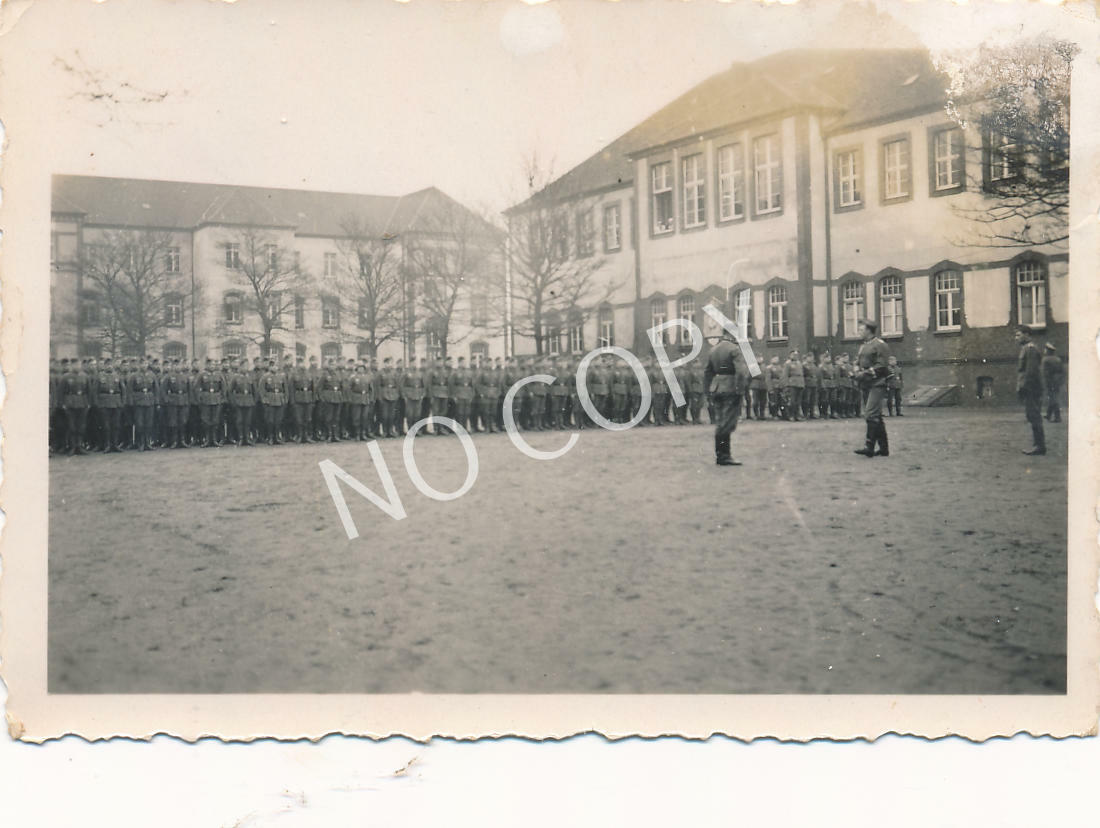 Photo WW II Wehrmacht Soldiers Appeal Barracks Courtyard J1.65