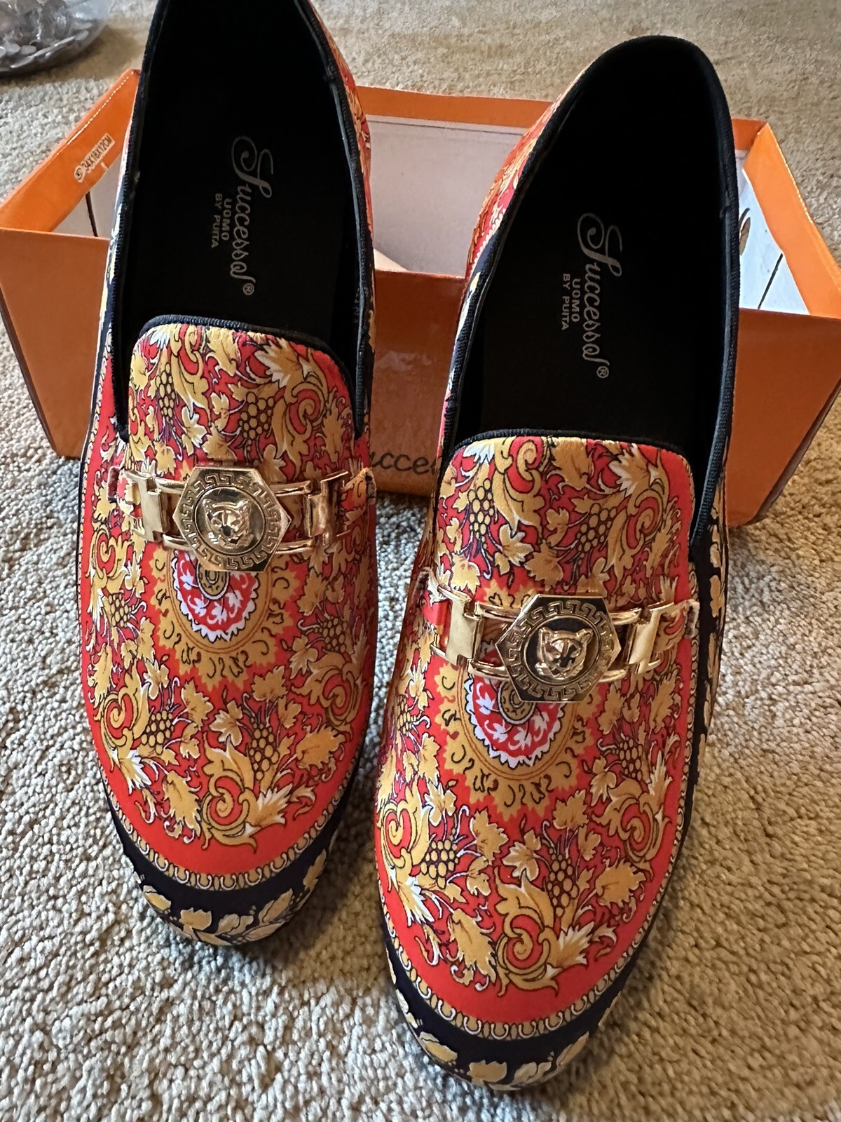 Men’s Slipper Style Shoes. Size 9