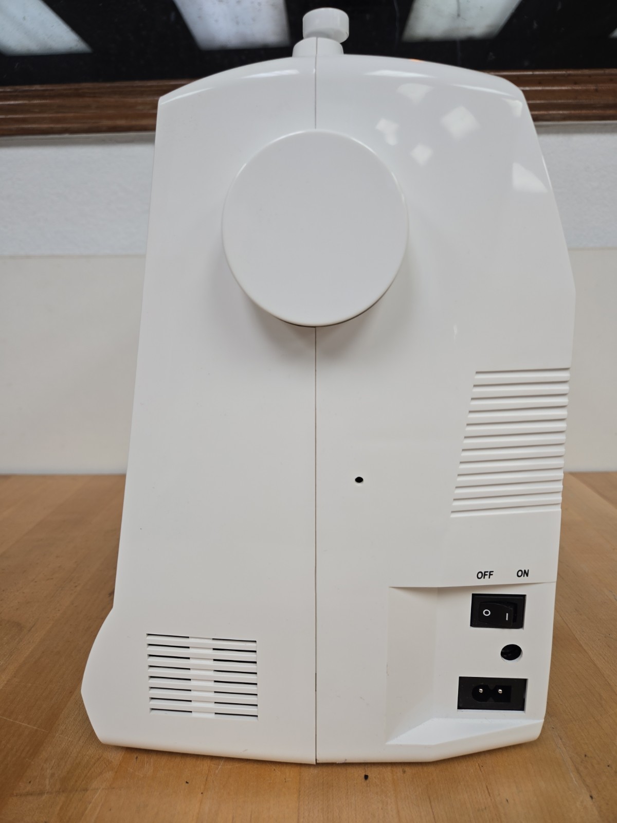 Singer 6160 Computerized 60 Stitch Sewing Machine