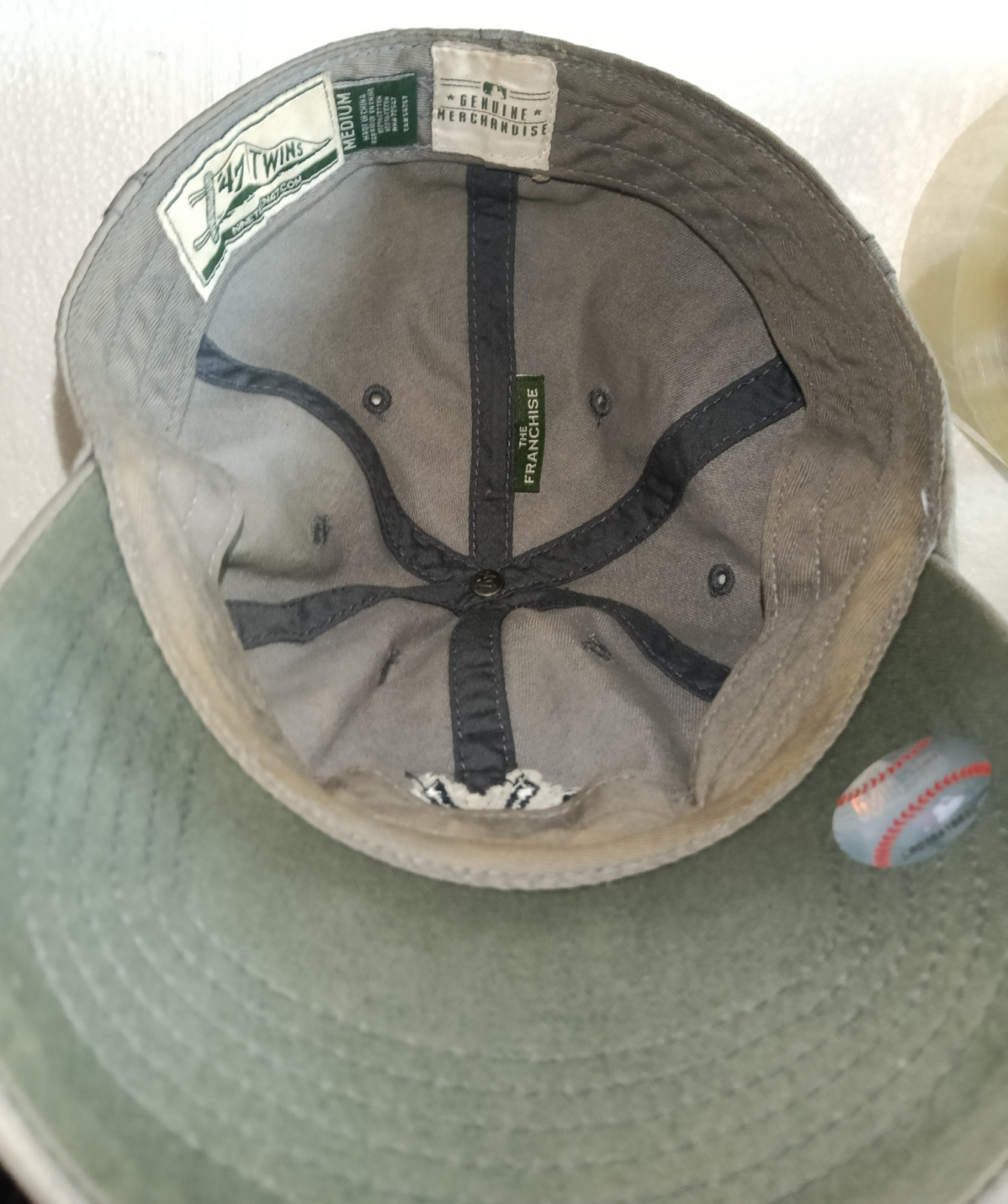 Derek Jeter Signed Autographed Hat ( NO COA)