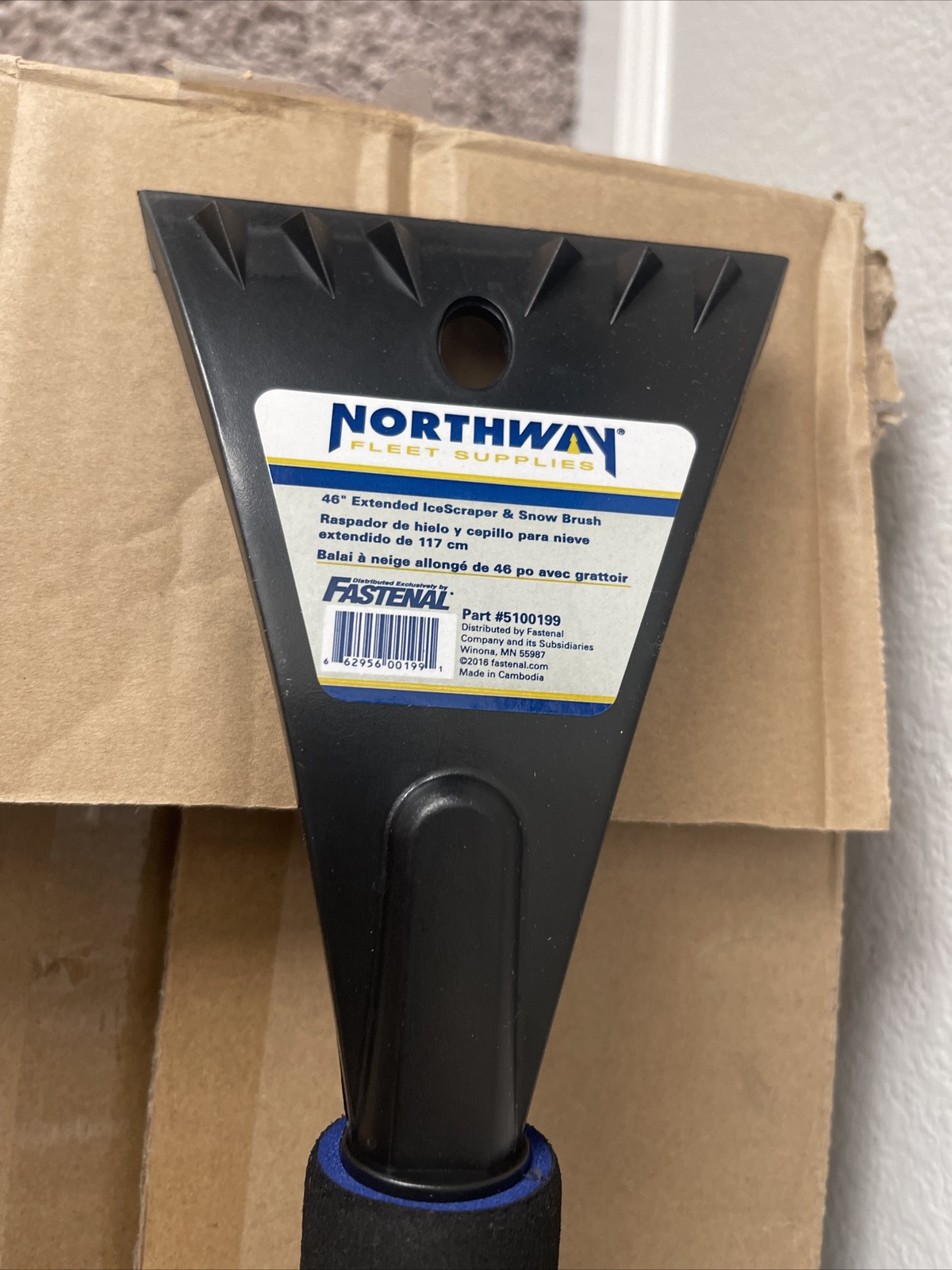 46” Extended Ice scraper And Snow Brush
