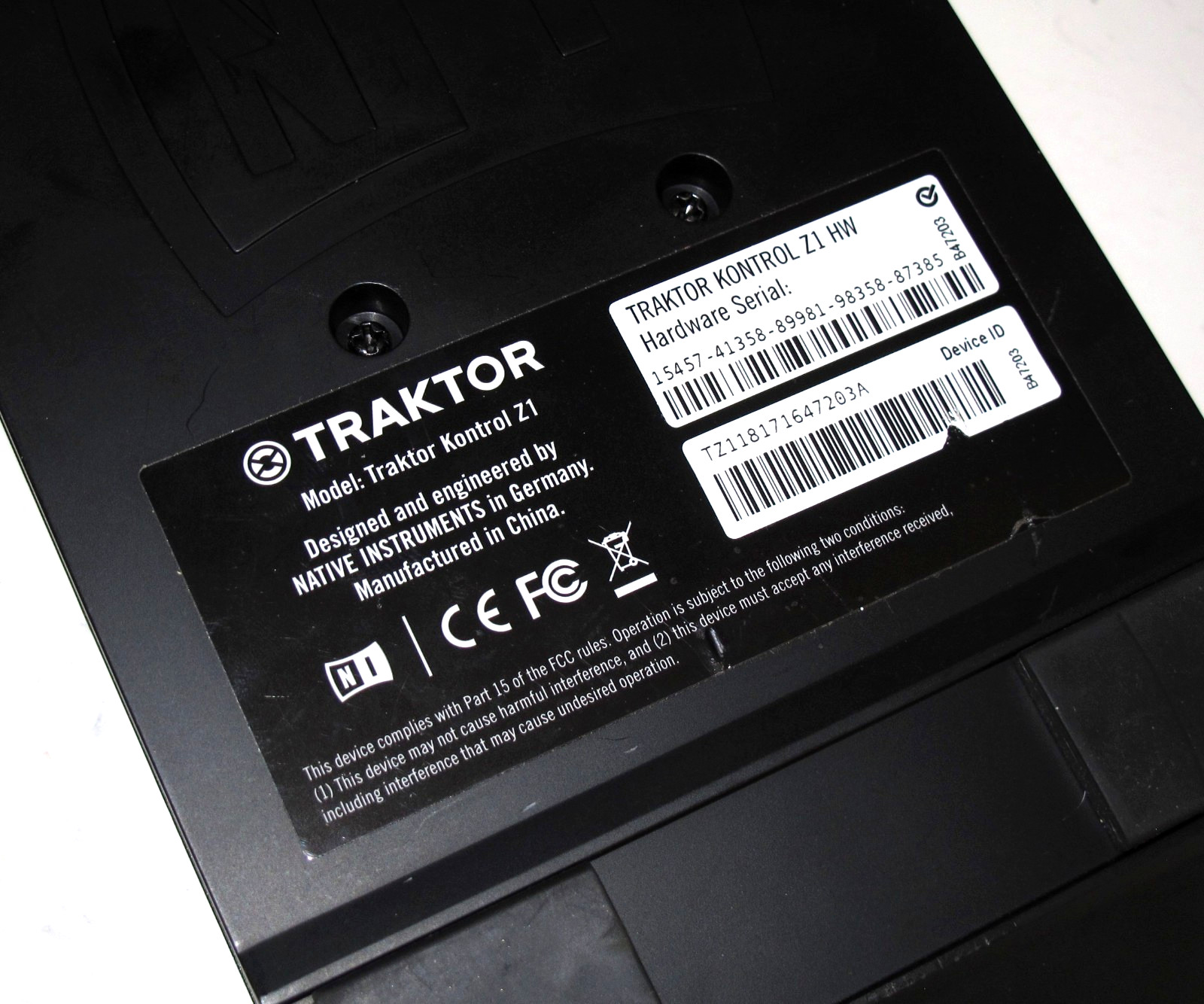 Native Instruments Traktor Kontrol Z1 DJ Mixing Interface MINT Bundle w/ USB PWR
