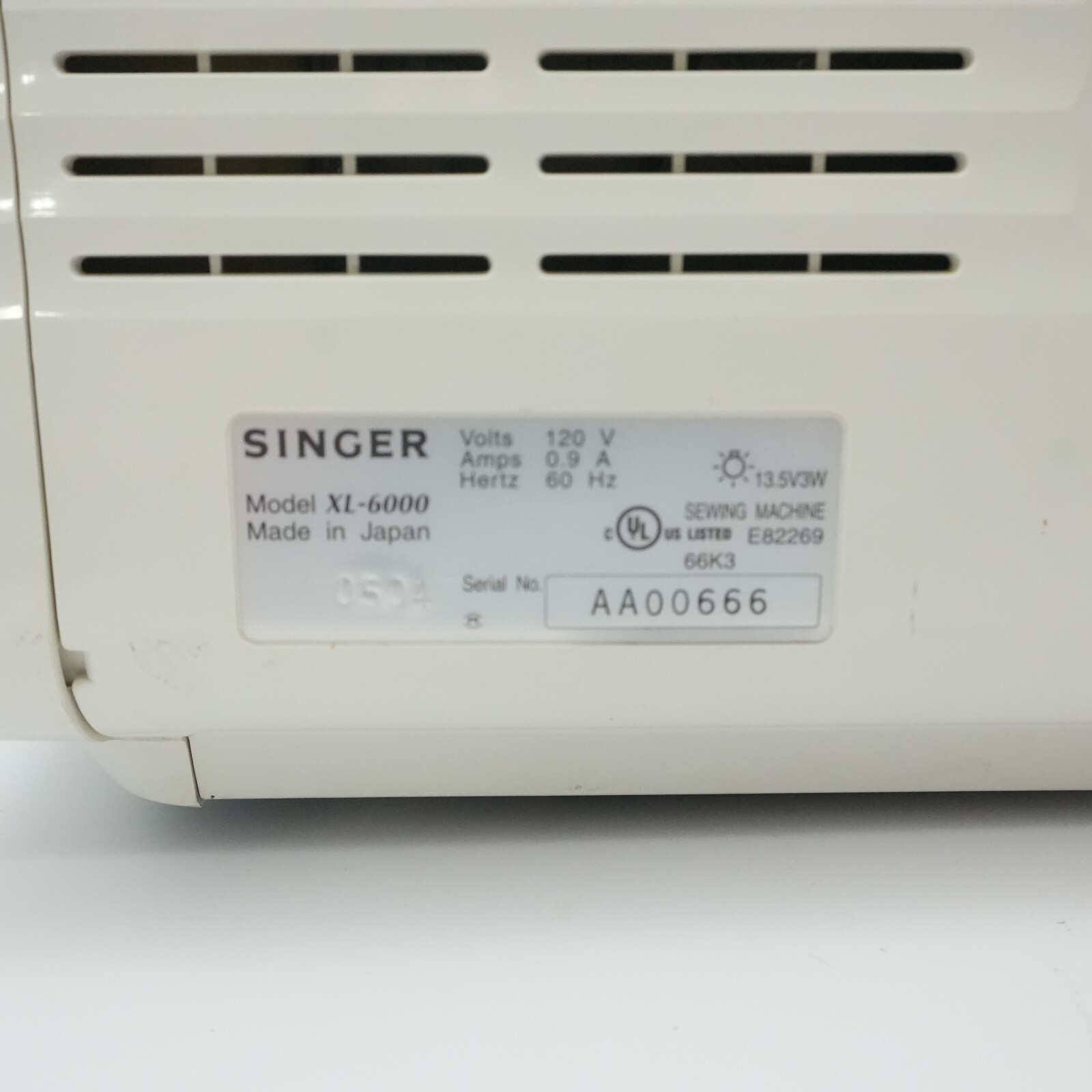 Singer Quantum 6000XL Sewing /Embroidery Machine Combo