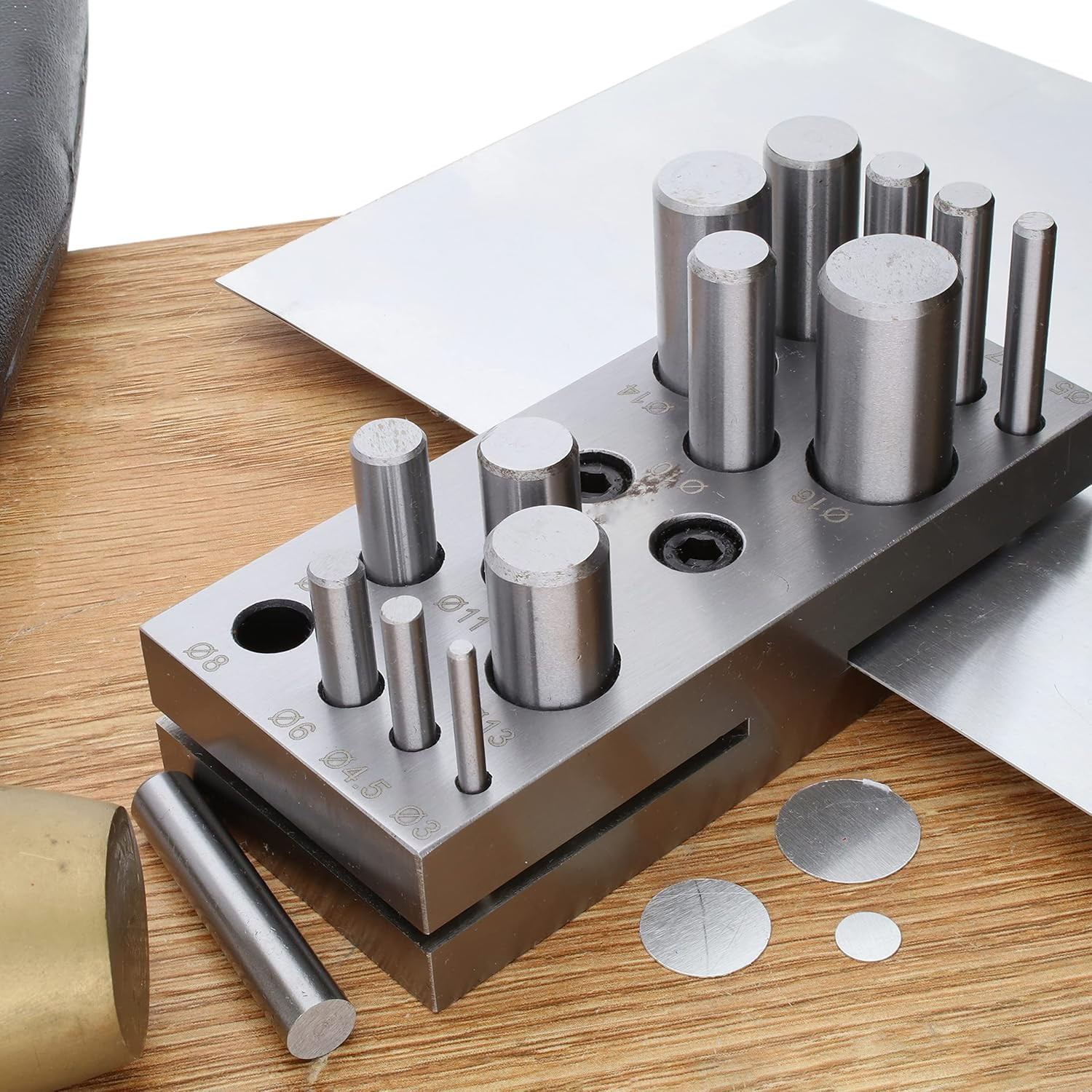 Steel Circle Disc Cutter Set with 14 Punches and Die. Tool for Cutting Accurate
